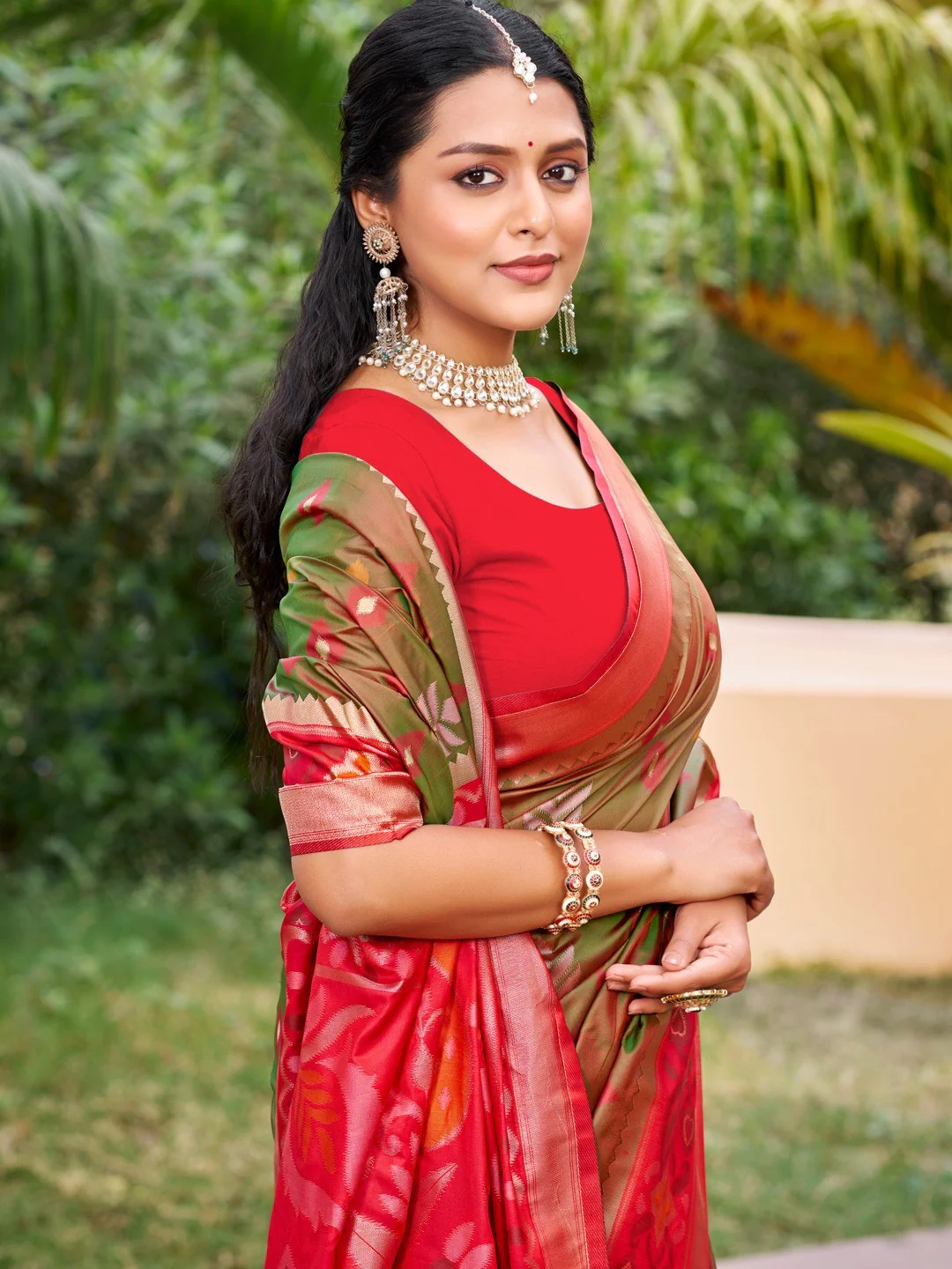 Mehendi Green Silk Blend Saree Featuring Classic Ikkat Print and Intricate Woven Design Finish - Image 2