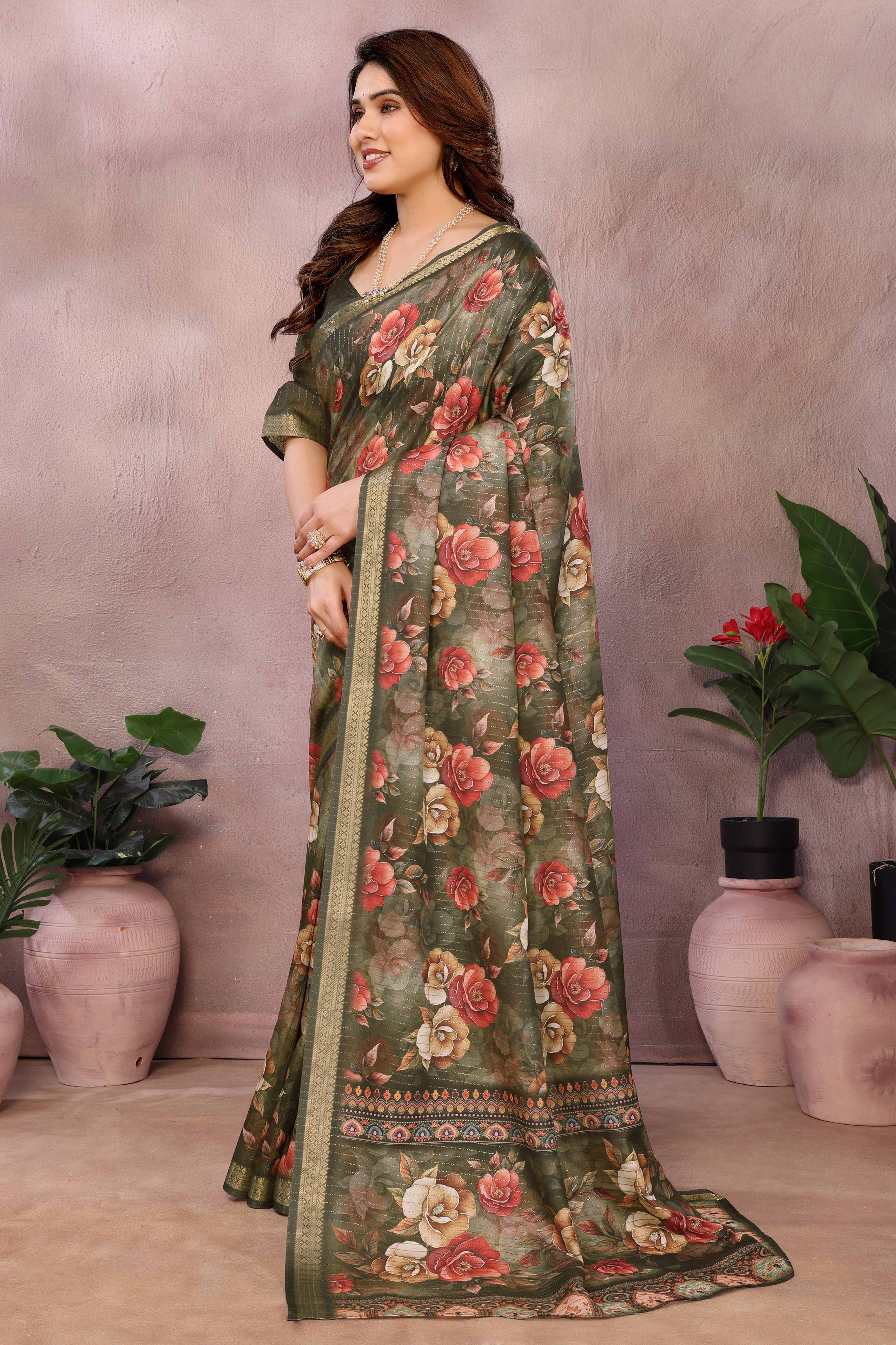 Mehendi Green Zari Woven Saree with Floral Motifs in Cotton Blend Fabric - Image 3