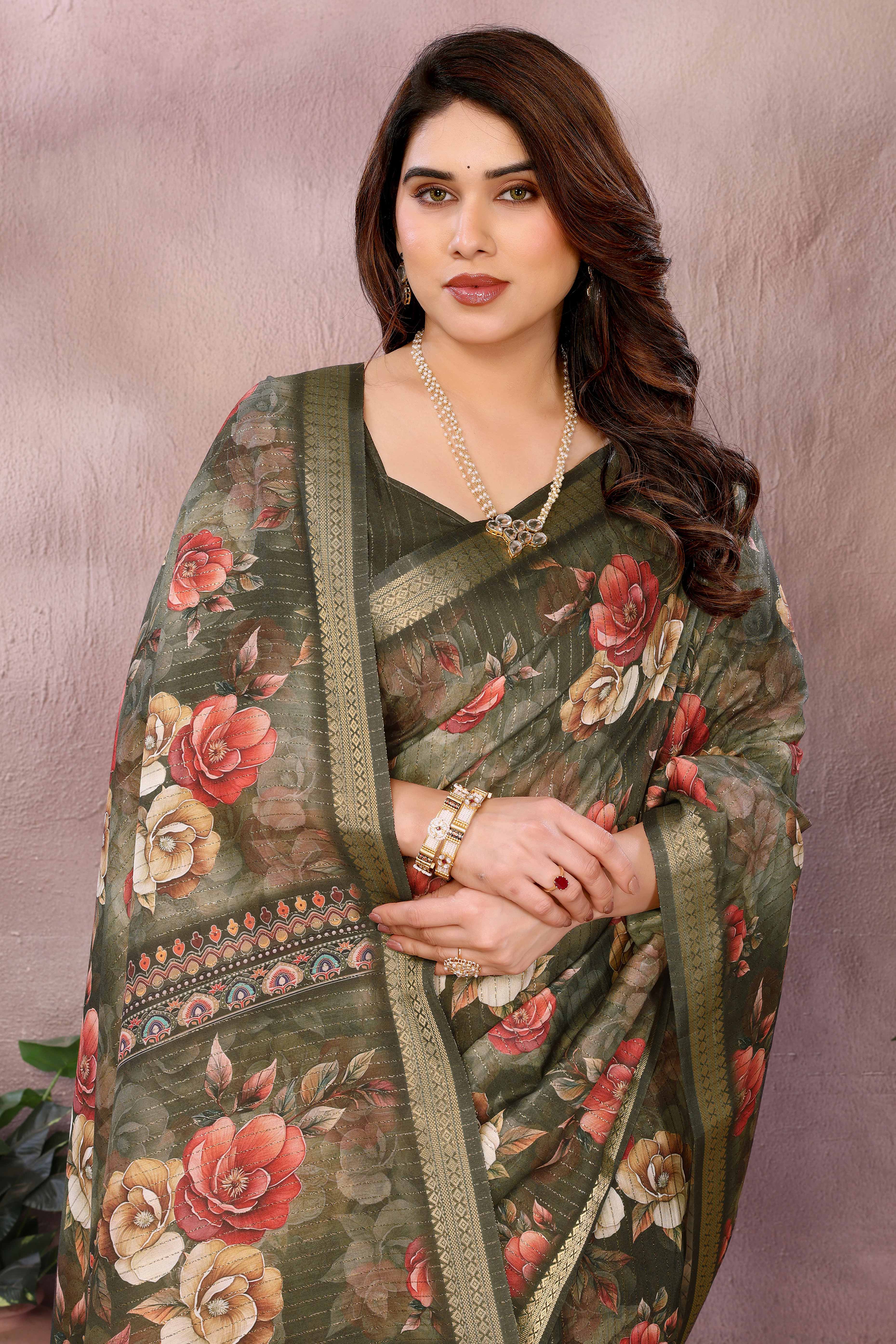 Mehendi Green Zari Woven Saree with Floral Motifs in Cotton Blend Fabric - Image 6