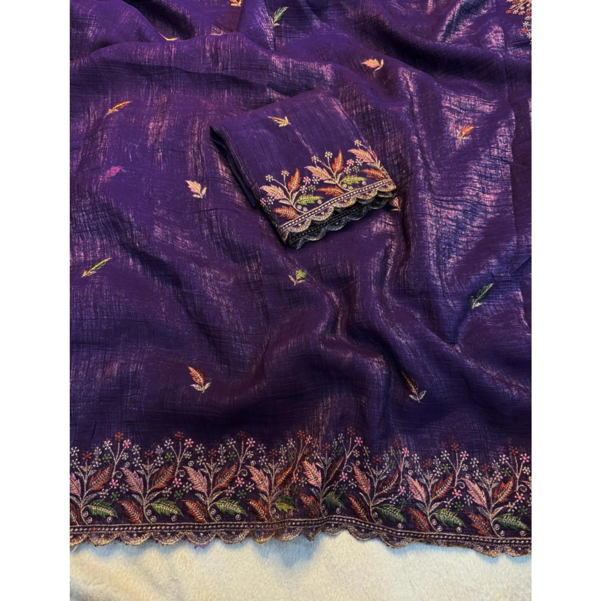 Mesmerizing Purple Chiffon Saree Showcasing Artistic Floral Embroidery For A Luxurious Appeal - Image 3