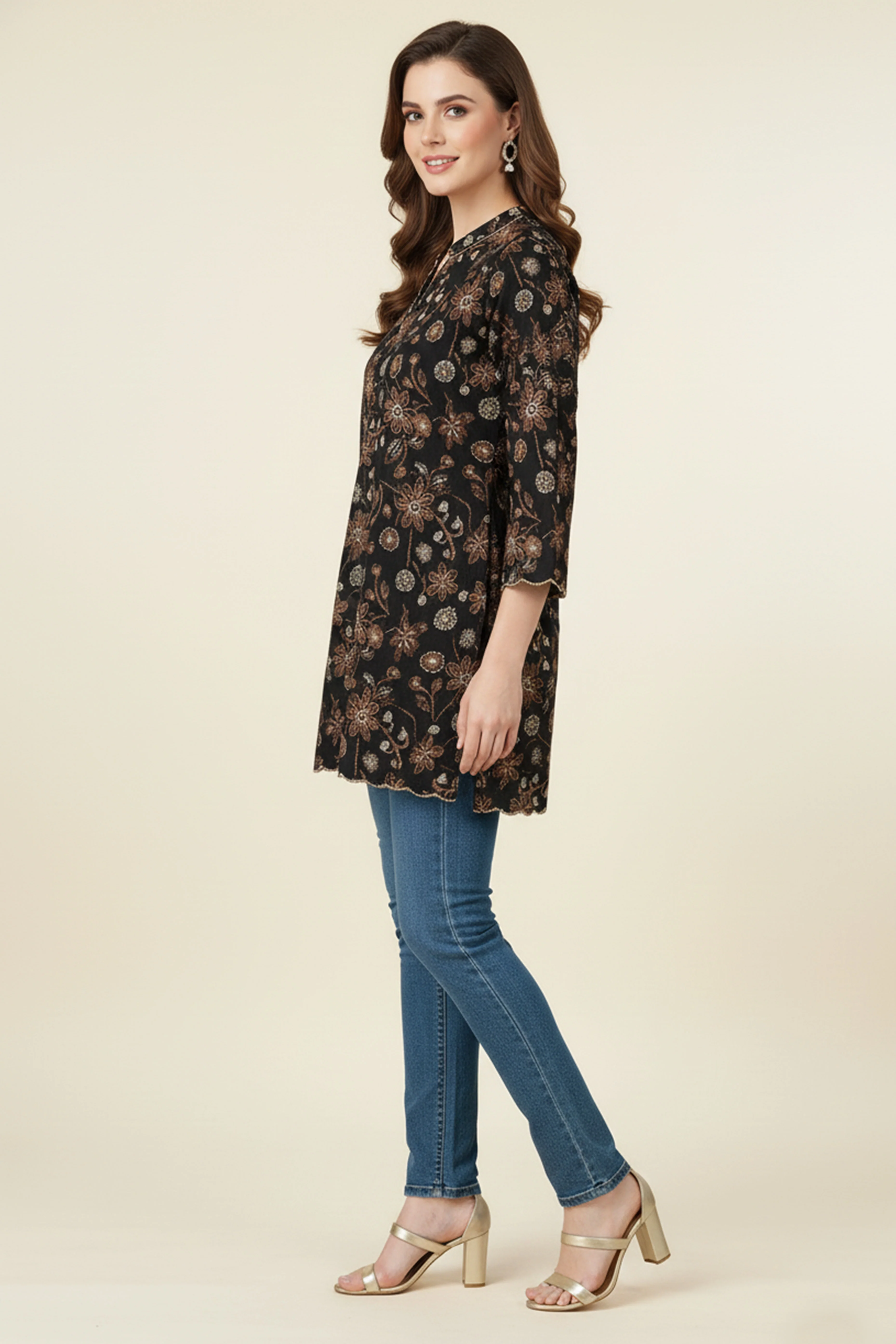 Minimalist Black Pure Cotton Straight Top with All-Over Floral Motifs - Image 4