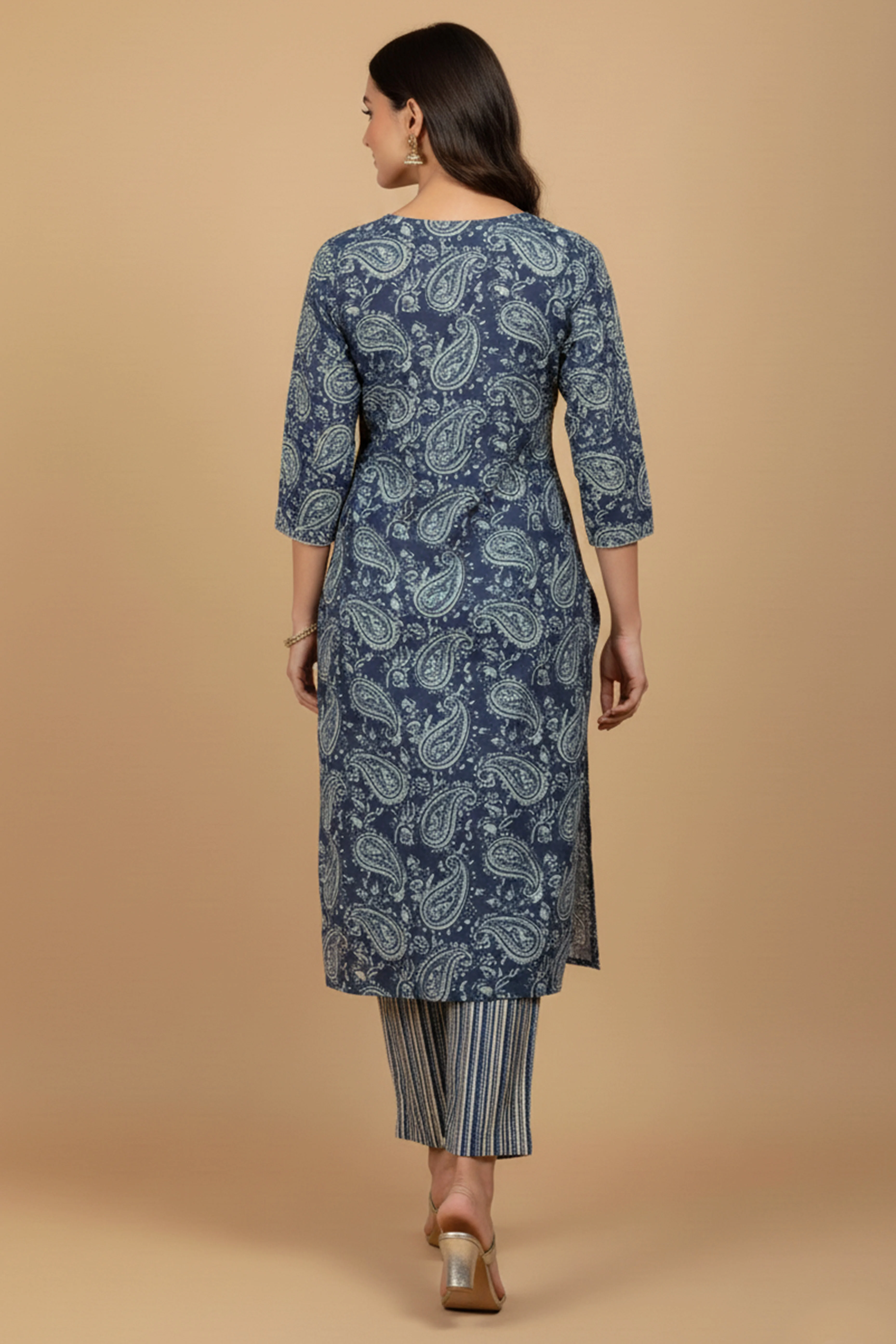 Minimalist Blue Paisley Printed Pure Cotton Salwar Suit for Casual Wear - Image 3