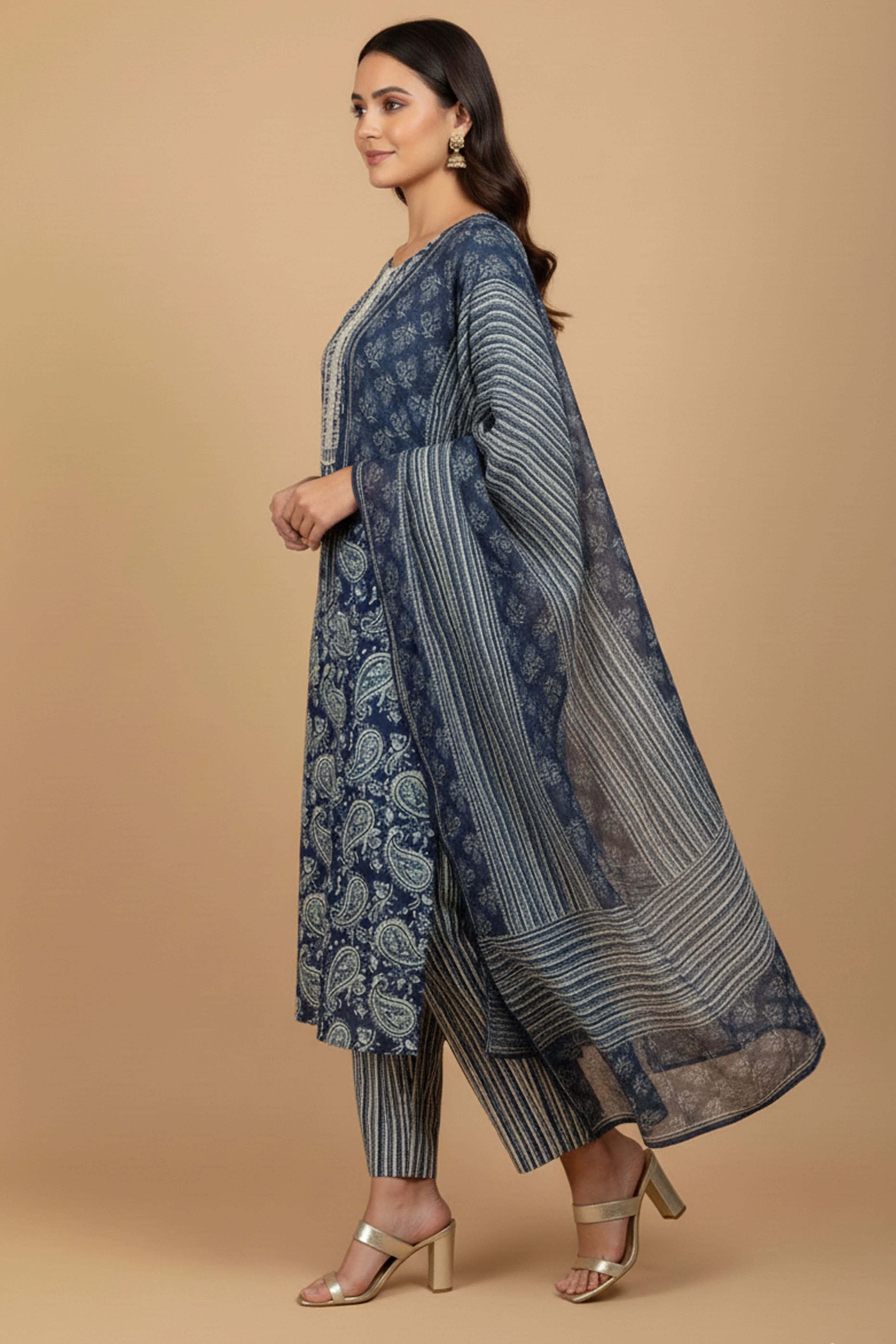 Minimalist Blue Paisley Printed Pure Cotton Salwar Suit for Casual Wear - Image 4
