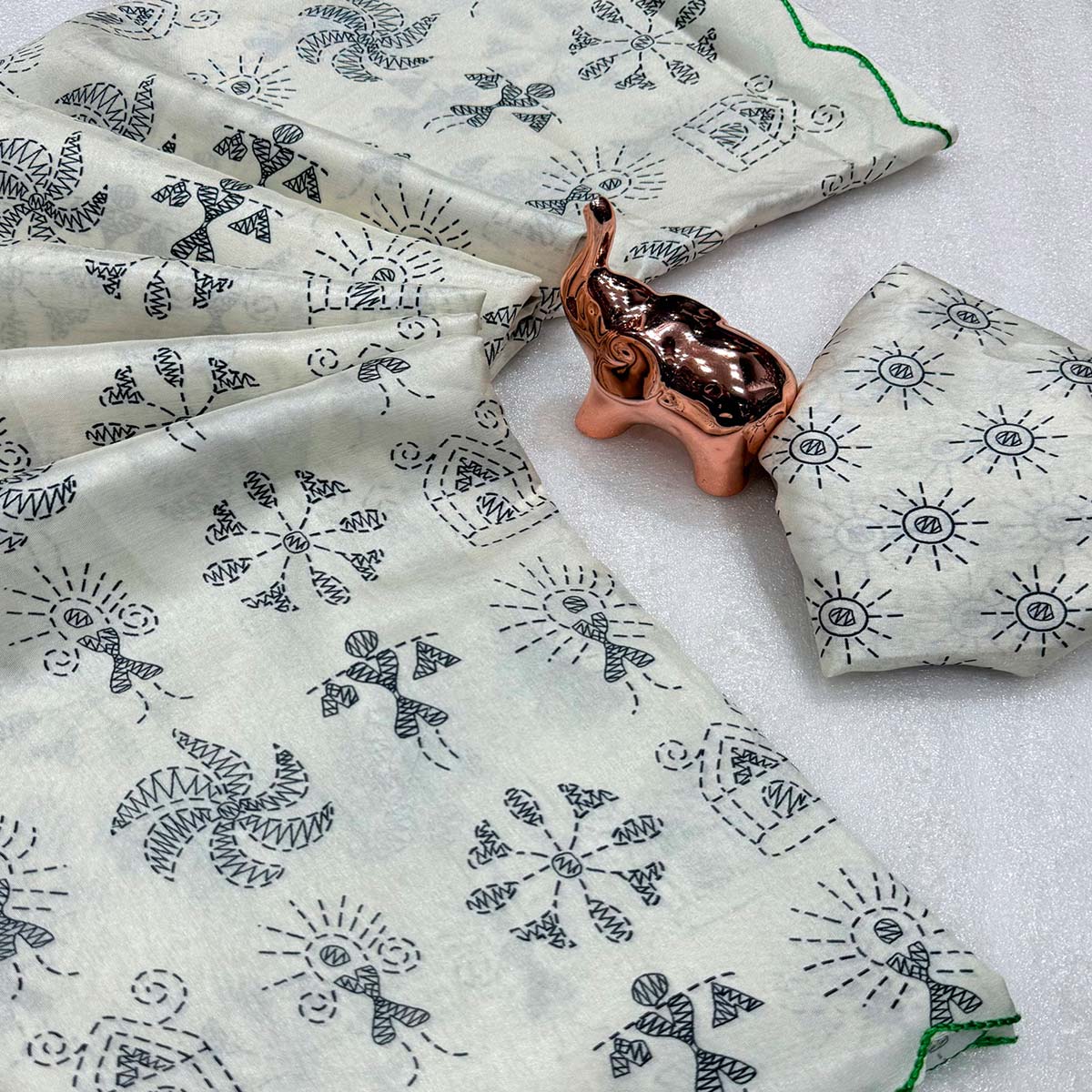 Minimalist Off White Warli Printed Saree in Comfortable Soft Dola Silk Fabric - Image 2