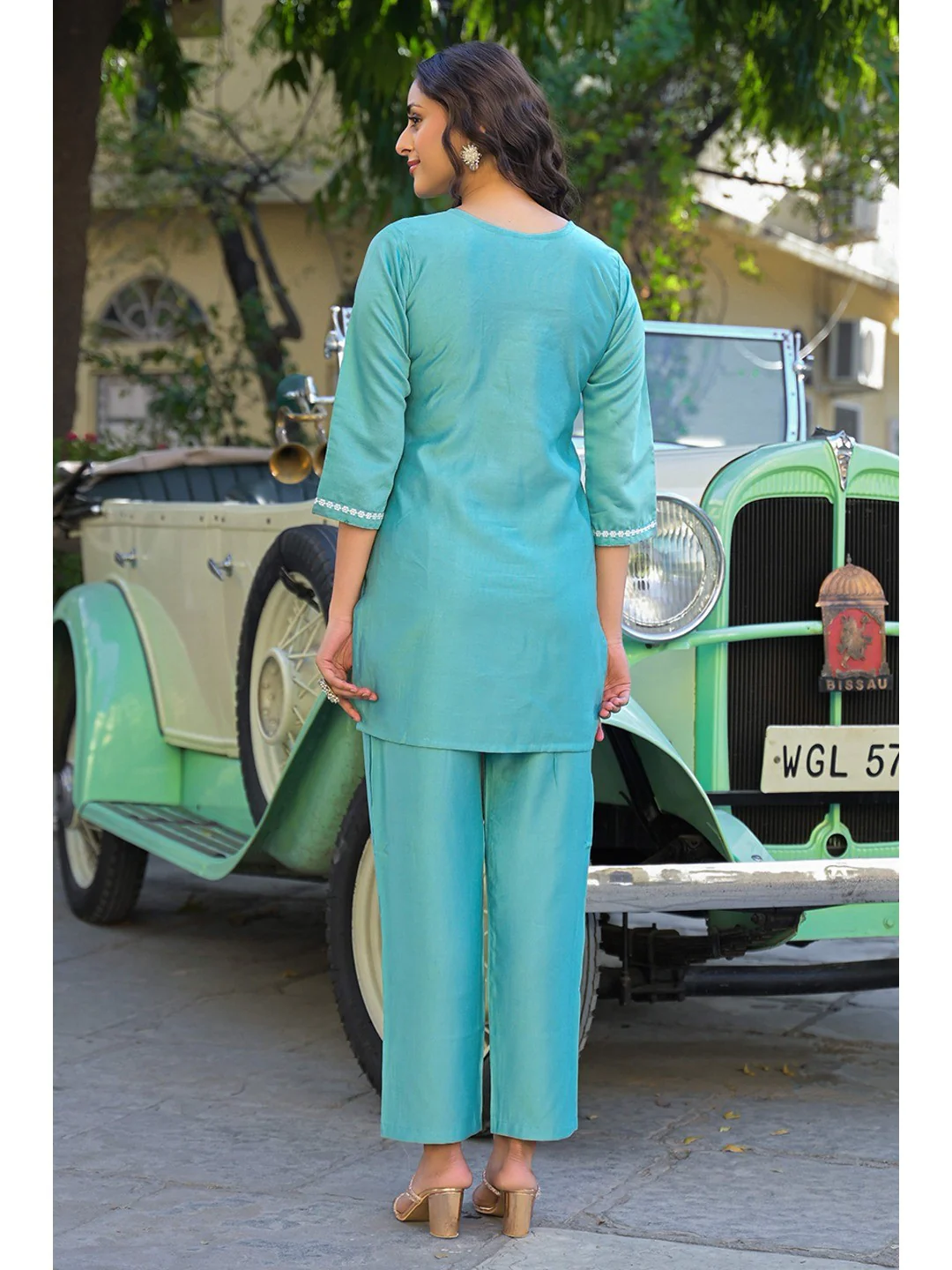 Mint Green Floral Embroidered Viscose Gadwal Silk Top Bottom Set - Image 7