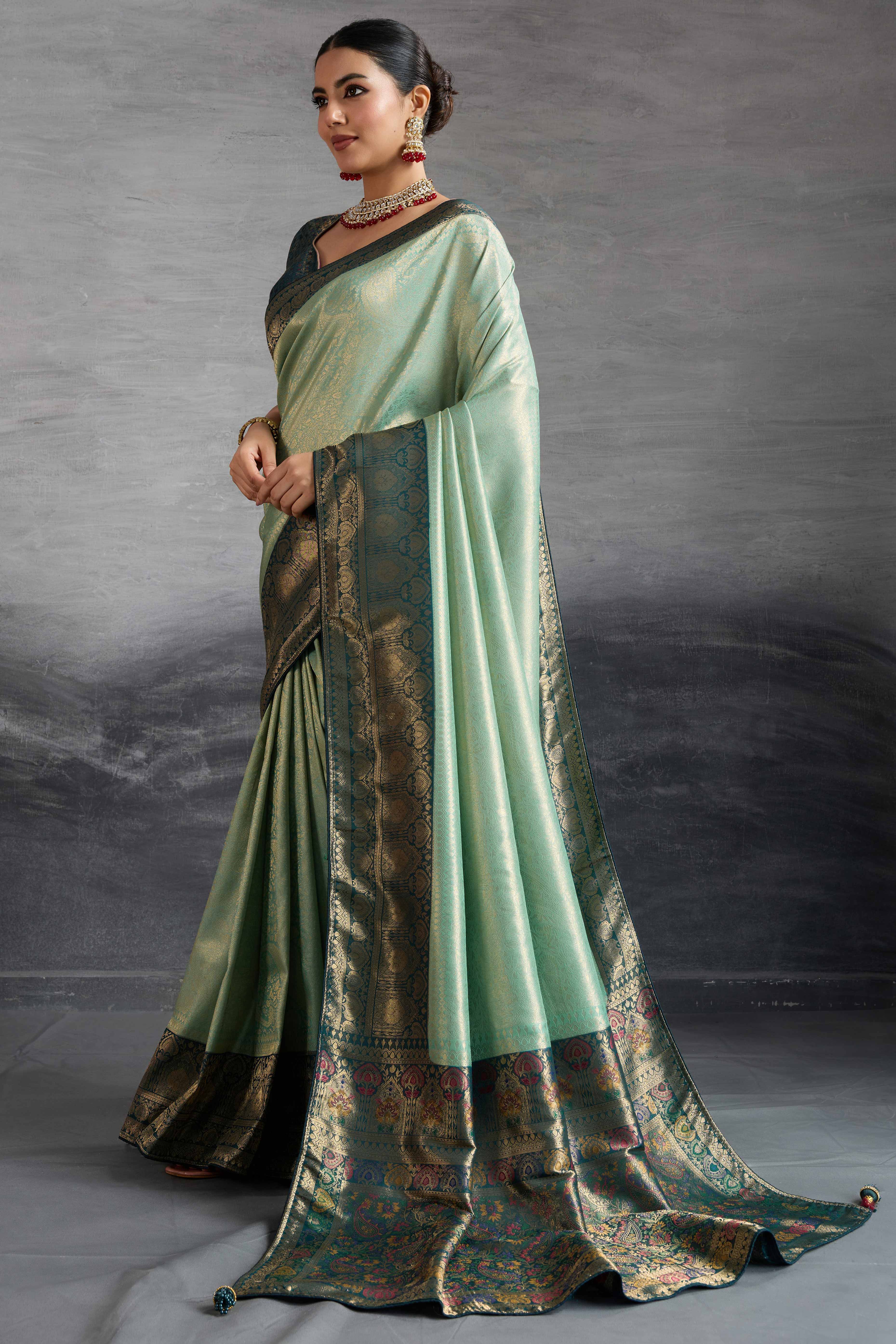 Mint Green Kanjivaram Silk Saree In Kadiyal Style Zari Weaving With Ornate Meenakari Pallu - Image 3