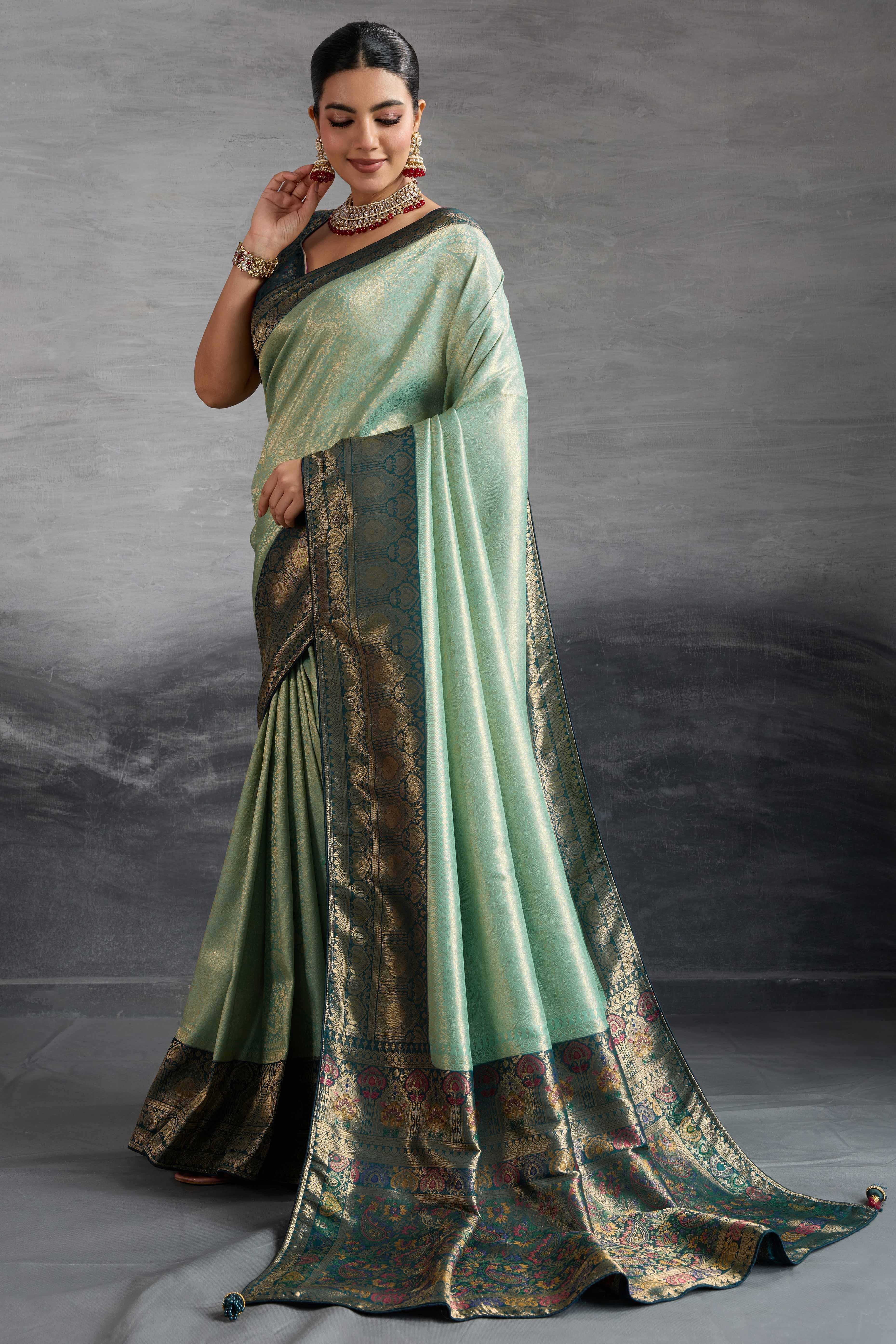 Mint Green Kanjivaram Silk Saree In Kadiyal Style Zari Weaving With Ornate Meenakari Pallu - Image 4