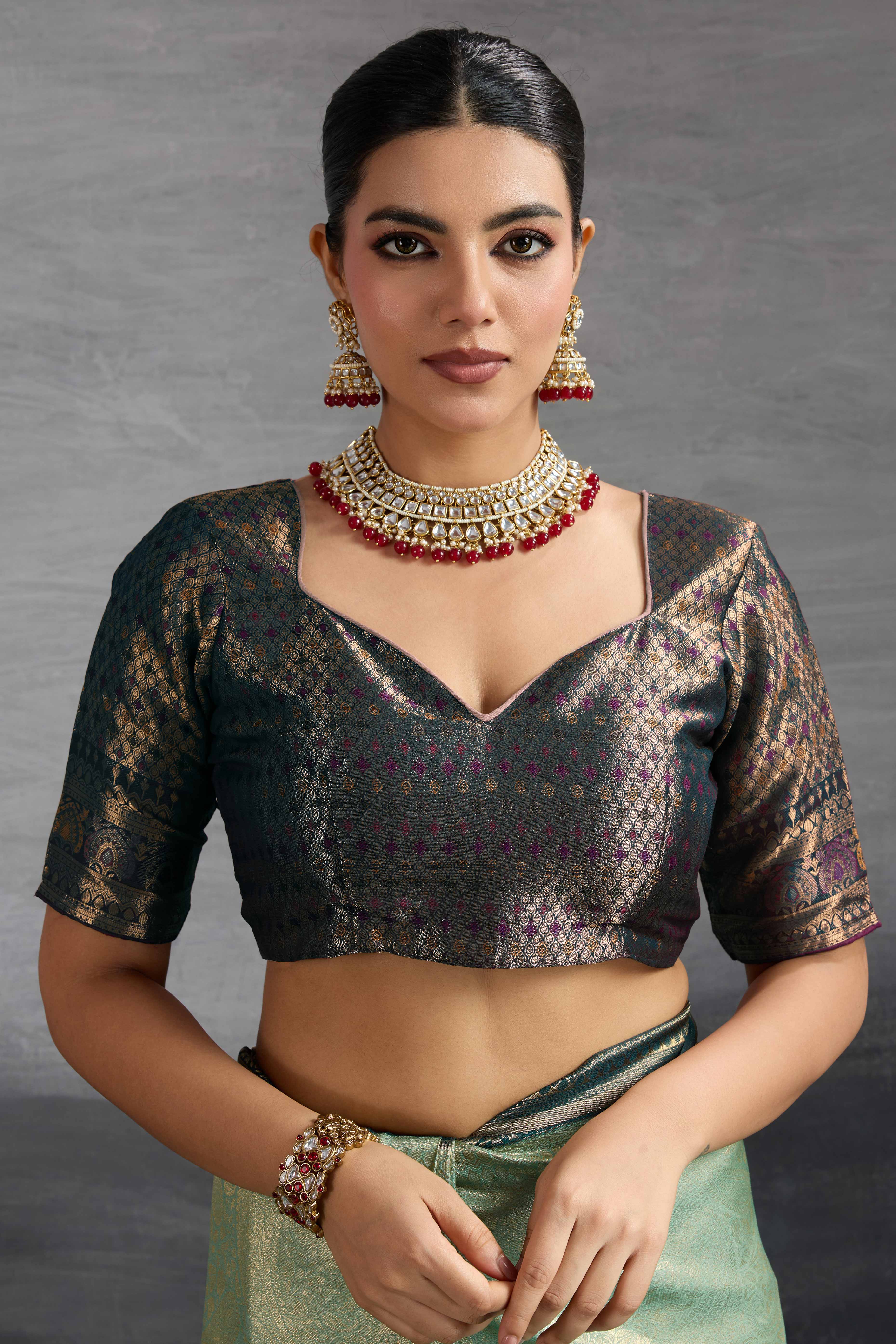 Mint Green Kanjivaram Silk Saree In Kadiyal Style Zari Weaving With Ornate Meenakari Pallu - Image 7