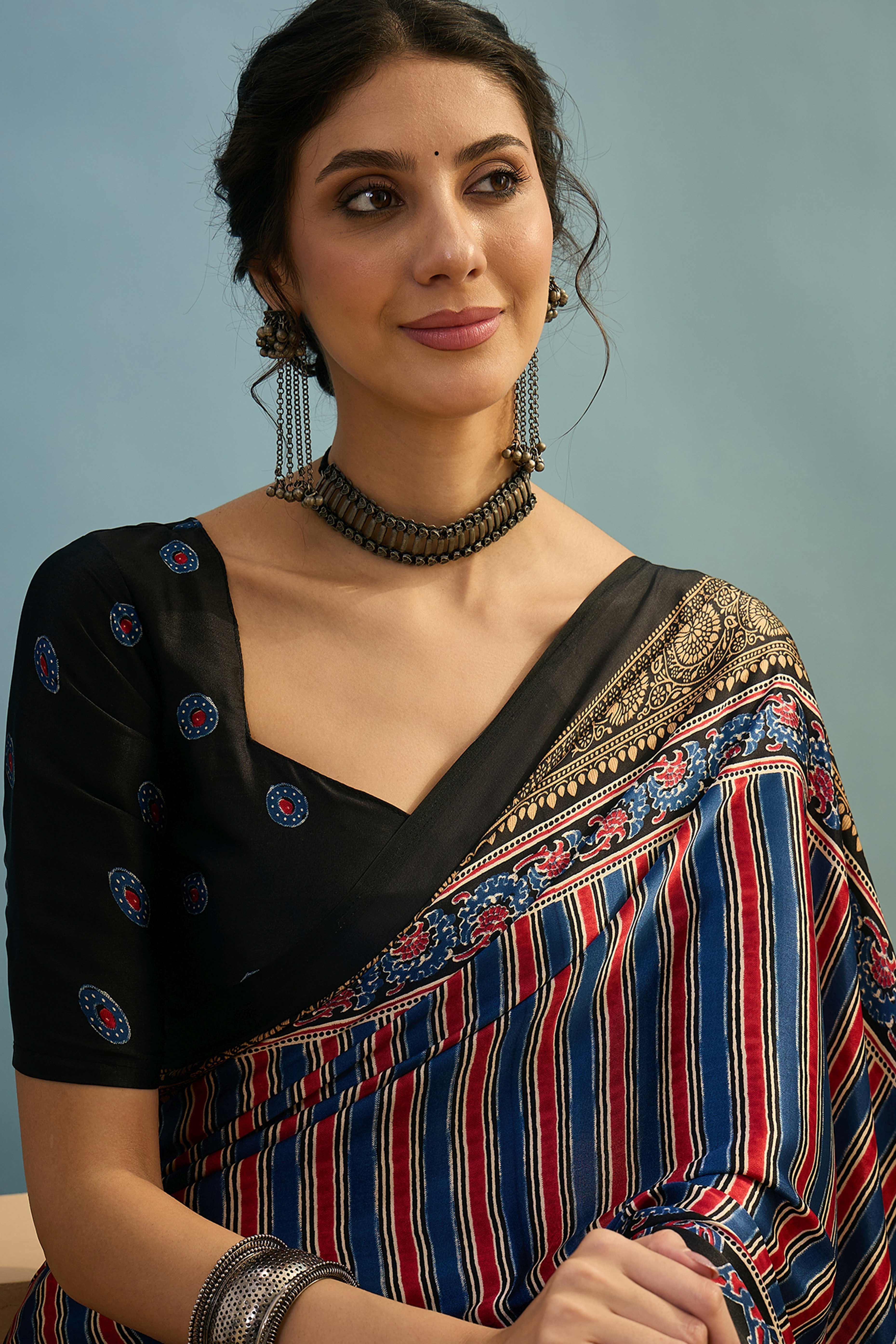 Modern Black Striped Printed Modal Satin Saree with Luxurious Flow and Shine - Image 7