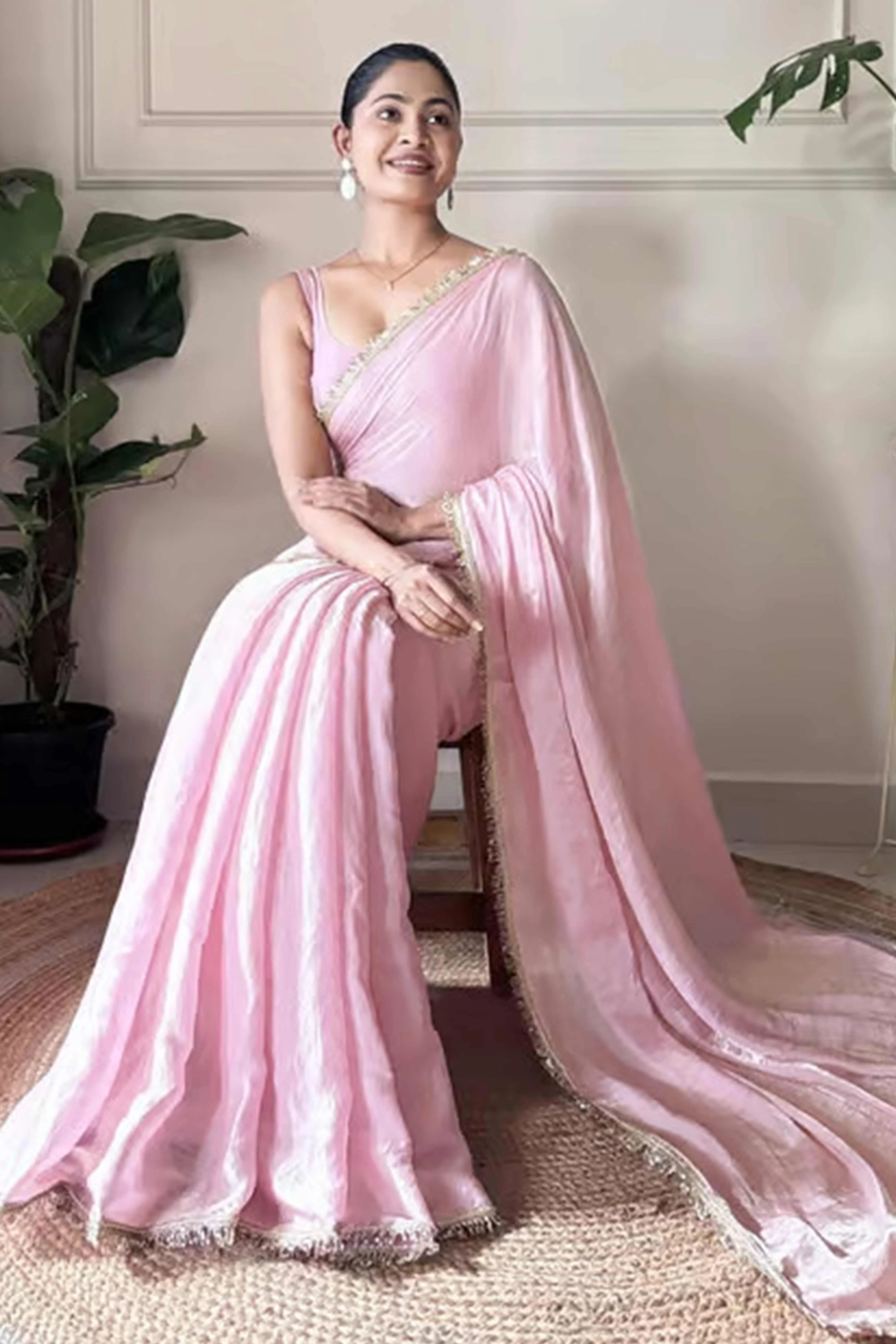 Modern Pink Organza Satin Silk Saree With Refined Lace Border For Elegant Occasions - Image 4