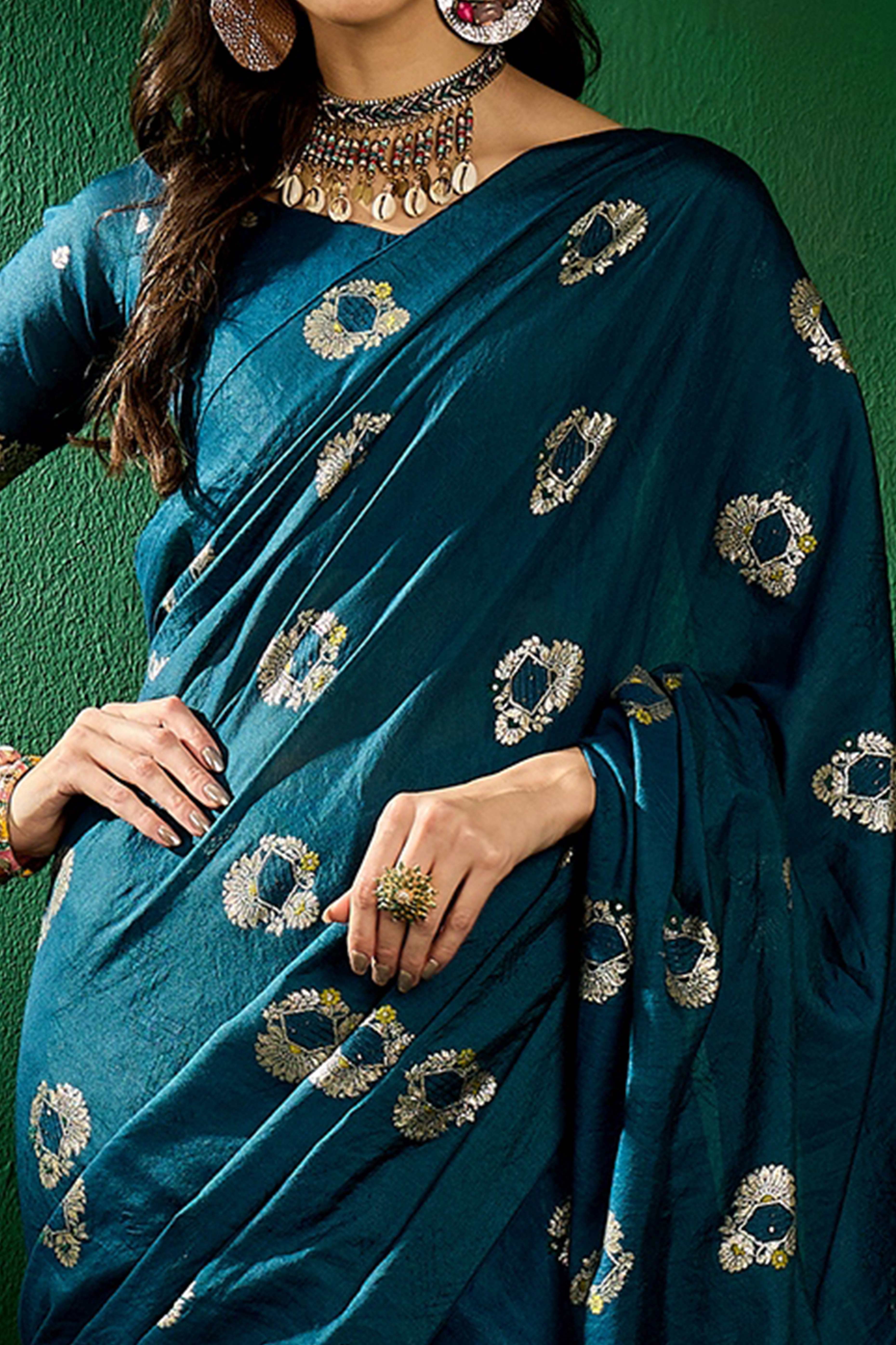 Morpich Blue Cotton Blend Meena Jacquard Saree Enhanced With Floral Weaving & Tassel Pallu - Image 2