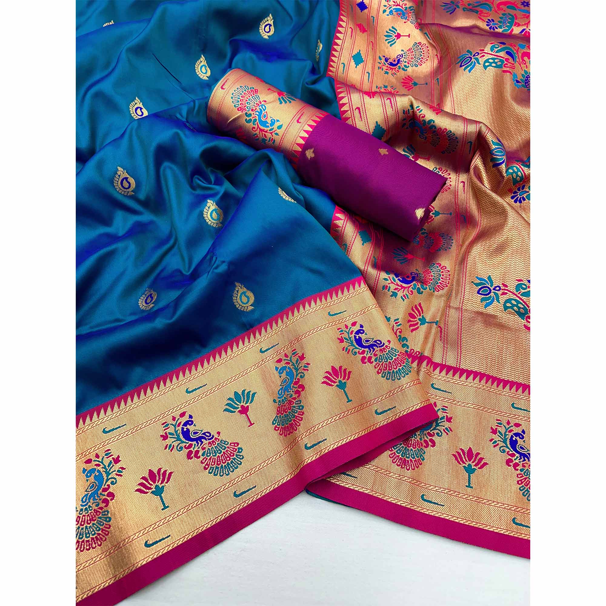 Morpich Blue Floral Woven Pure Silk Paithani Saree - Image 3