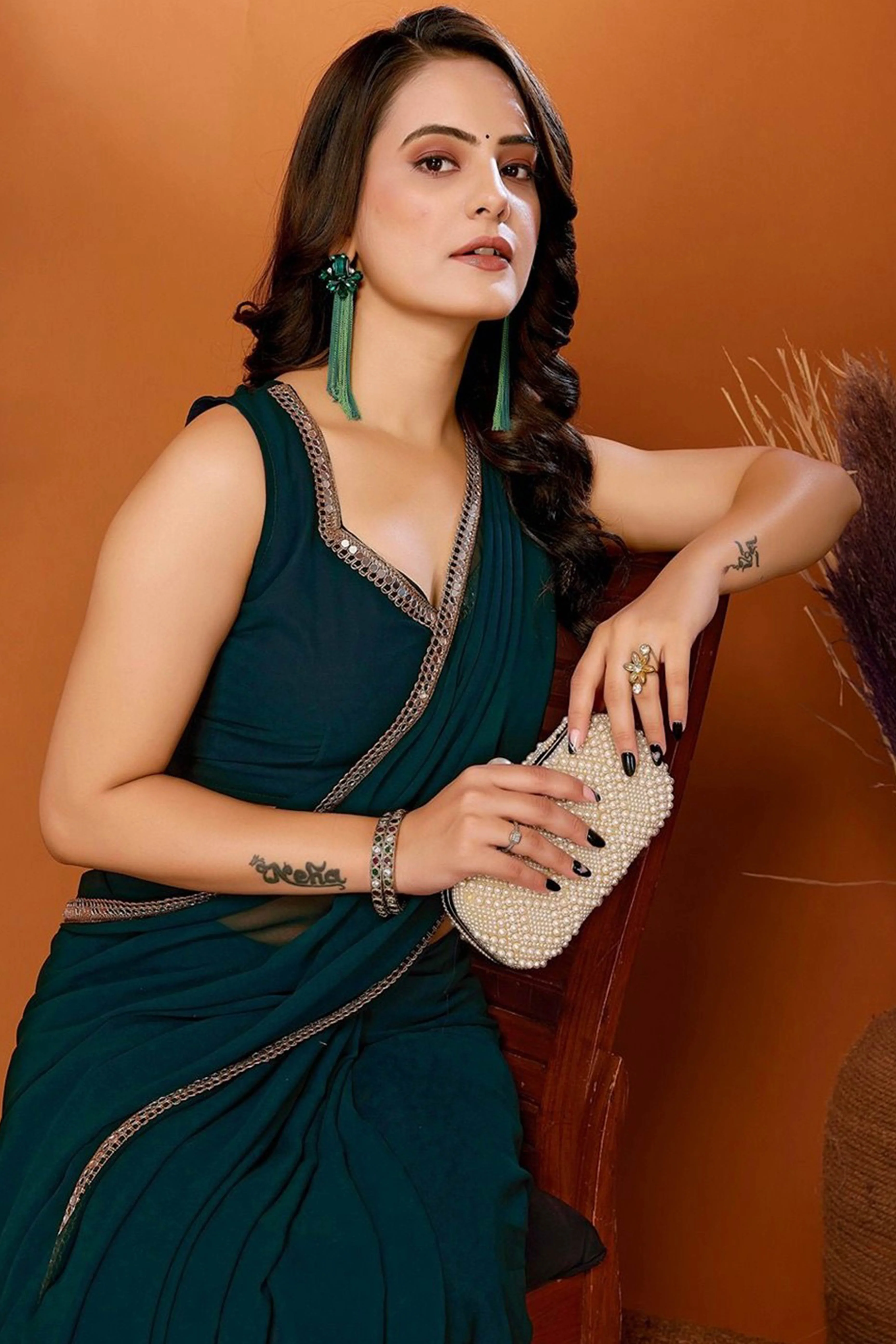 Morpich Solid Georgette Saree With Mirror Border - Image 4