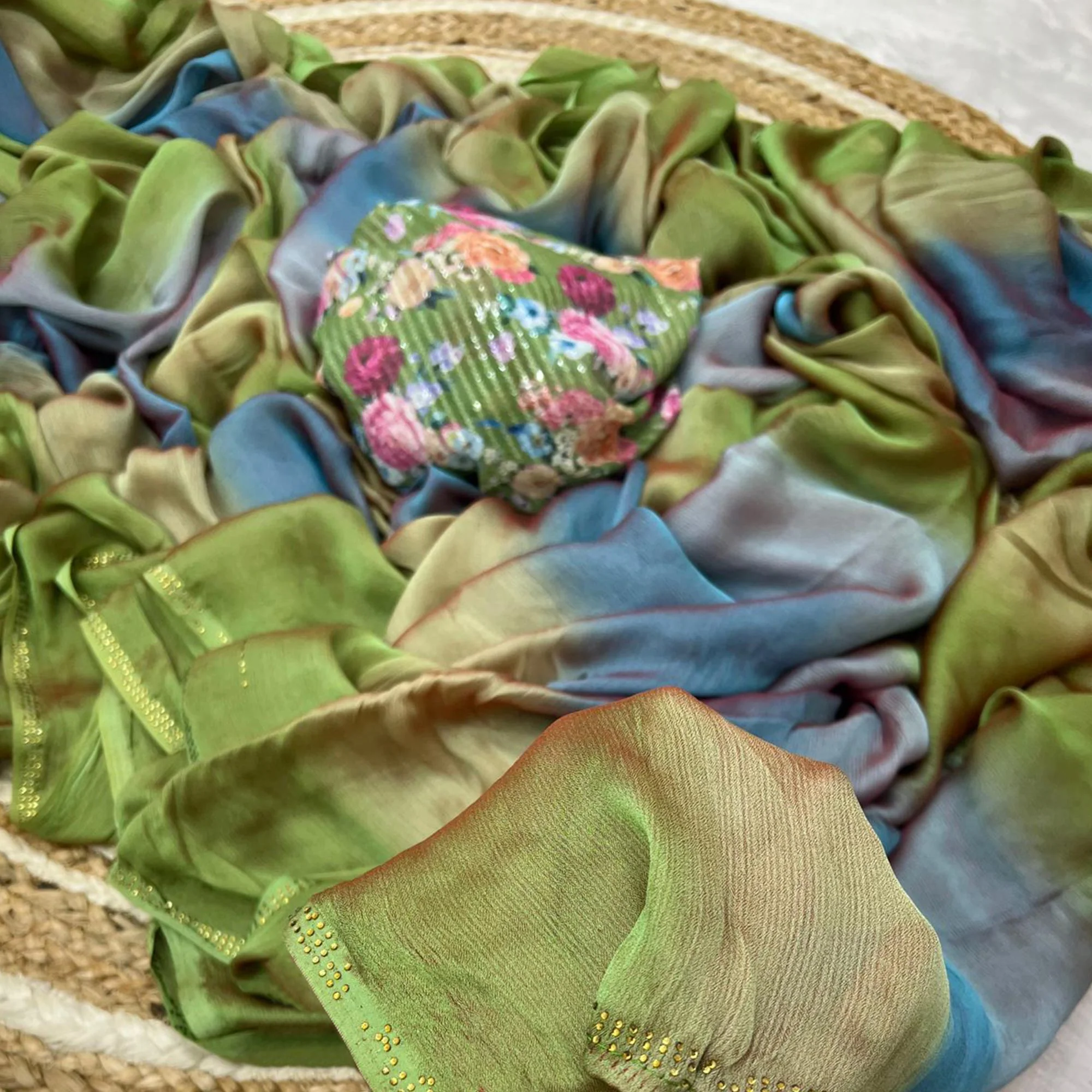 Multicolor Ombre Printed Chiffon Saree - Image 3
