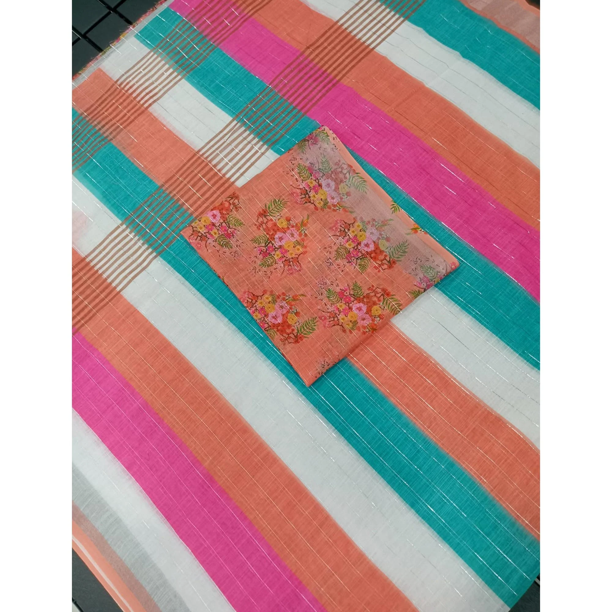 Multicolor Zari Weaving Linen Cotton Saree - Image 5