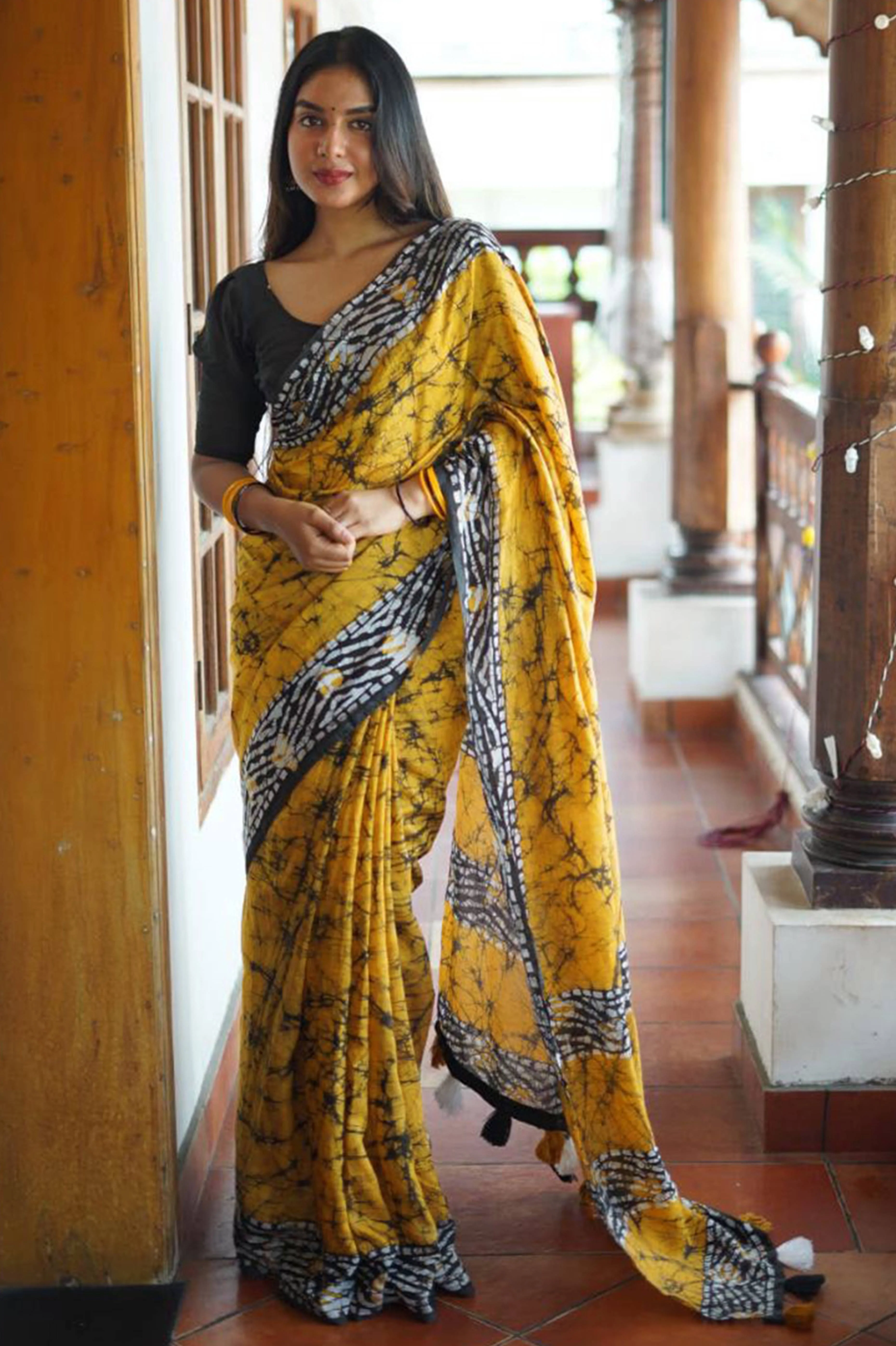 Mustard Digital Printed Linen Cotton Saree - Image 4