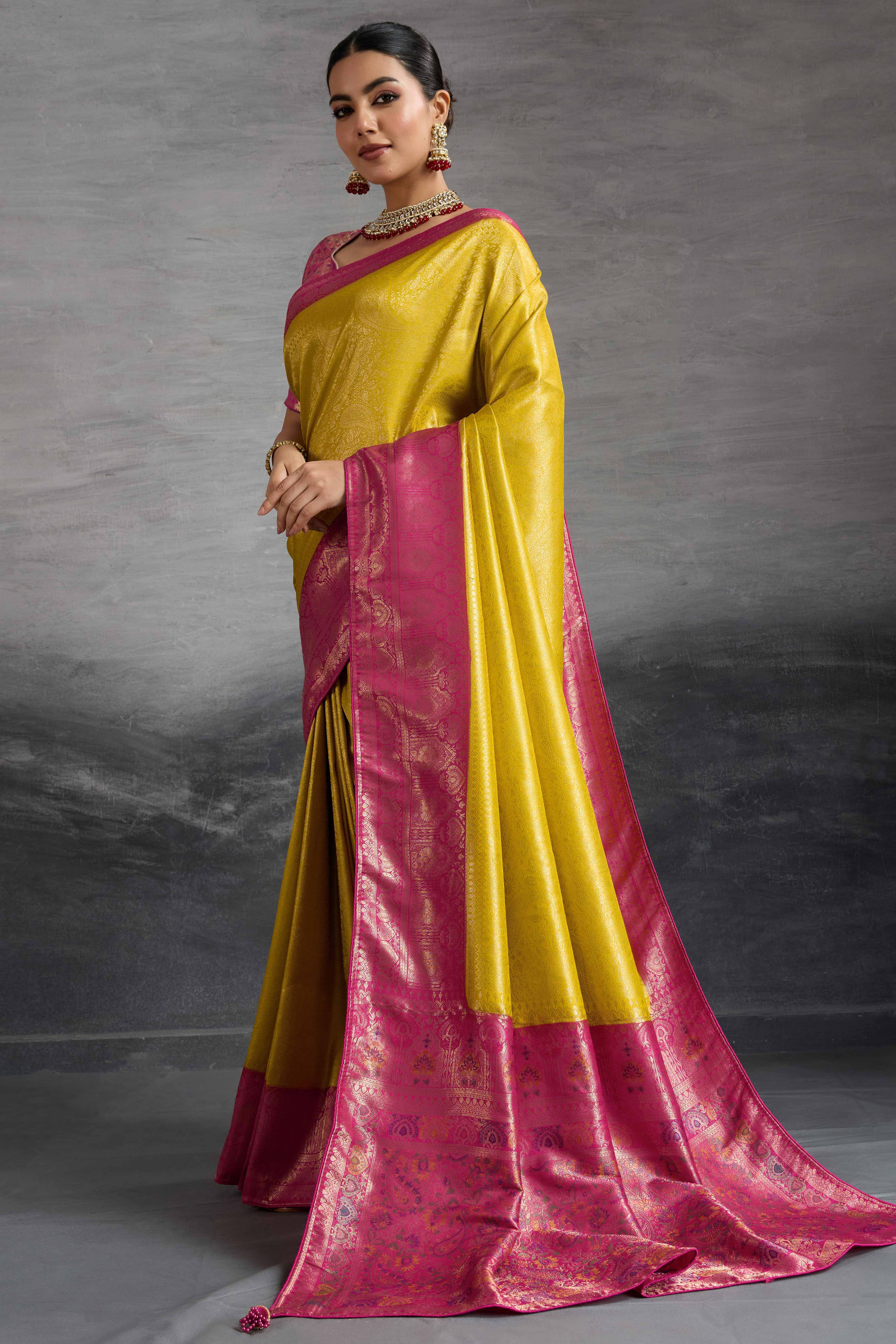 Mustard Kanjivaram Silk Saree In Kadiyal Style Zari Weaving With Ornate Meenakari Pallu - Image 3