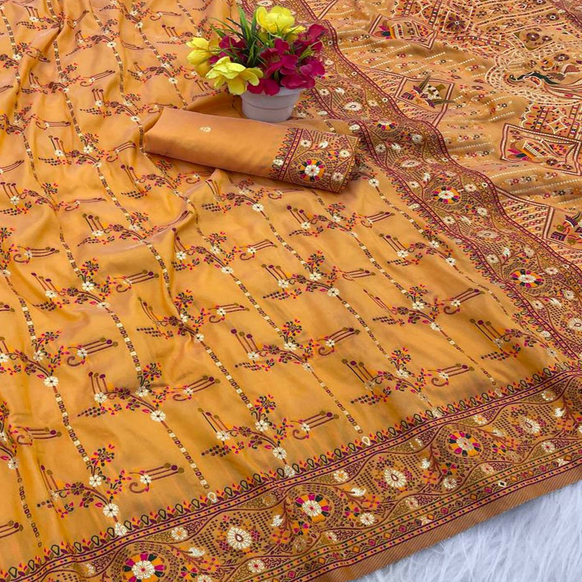 Mustard Pashmina Silk Saree Featuring Rajwadi Traditional Weaving with a Kashmiri Pallu - Image 2