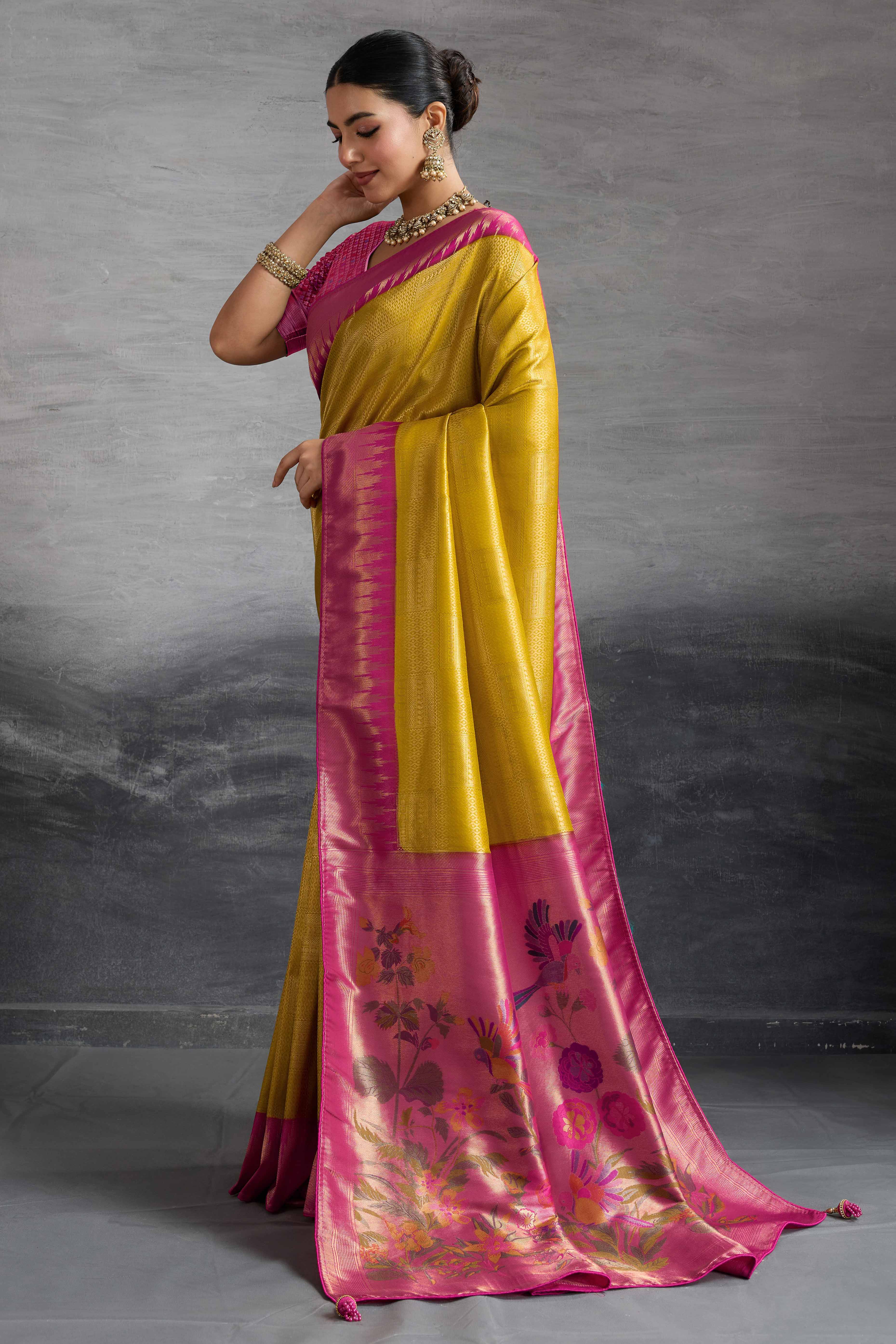 Mustard Silk Kanjivaram Saree Enhanced With Kadiyal Weaving Borders - Image 3