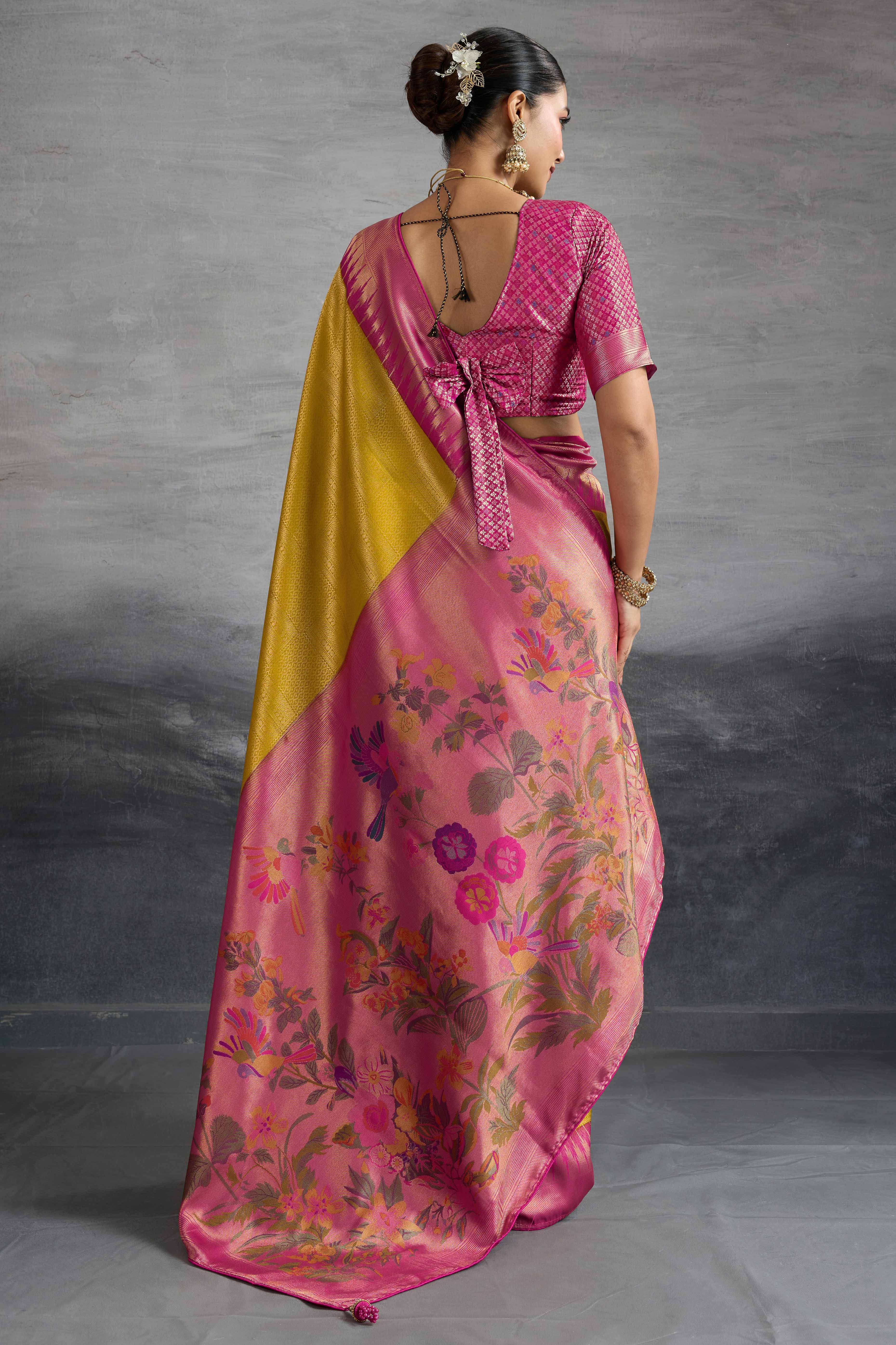 Mustard Silk Kanjivaram Saree Enhanced With Kadiyal Weaving Borders - Image 5