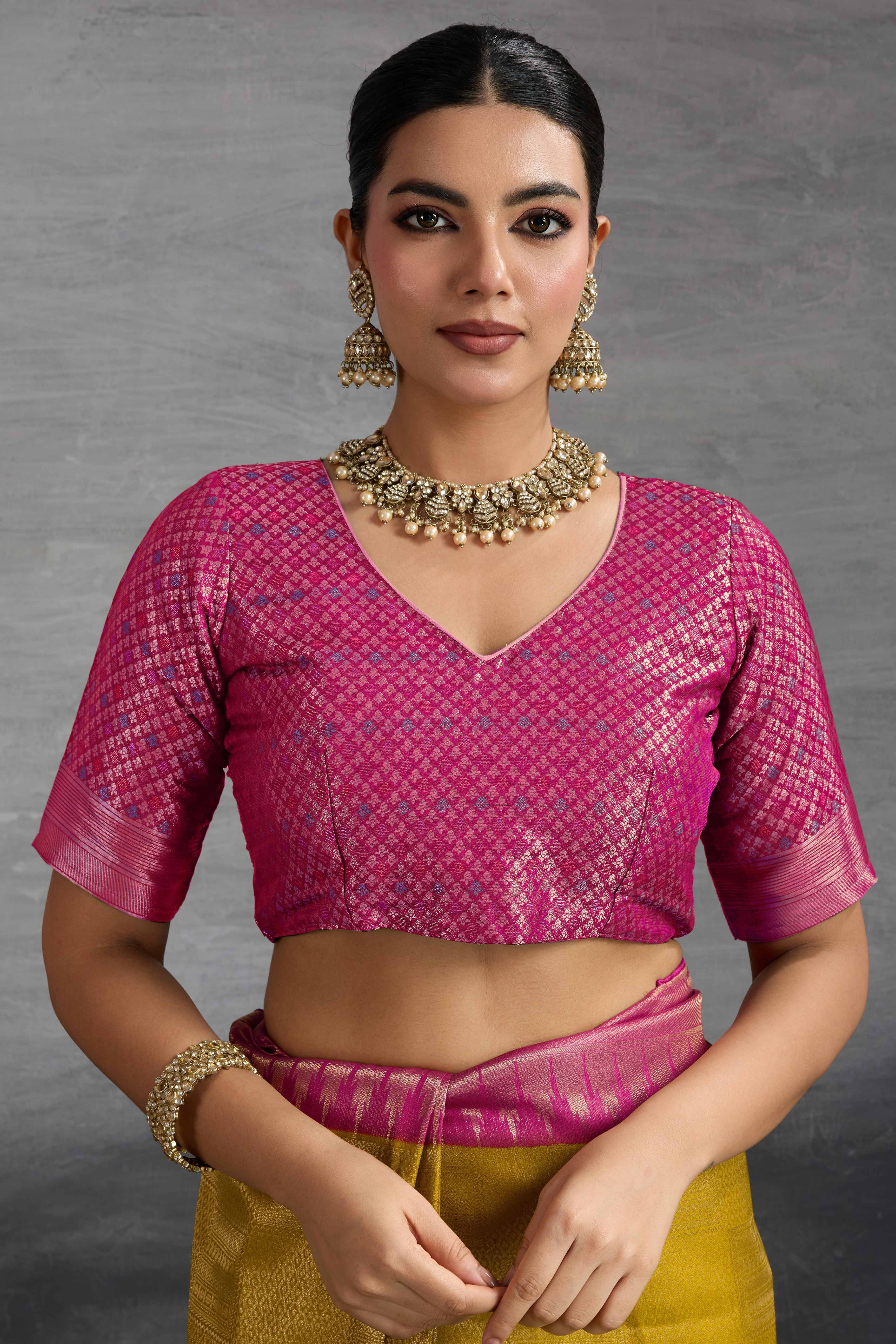 Mustard Silk Kanjivaram Saree Enhanced With Kadiyal Weaving Borders - Image 6