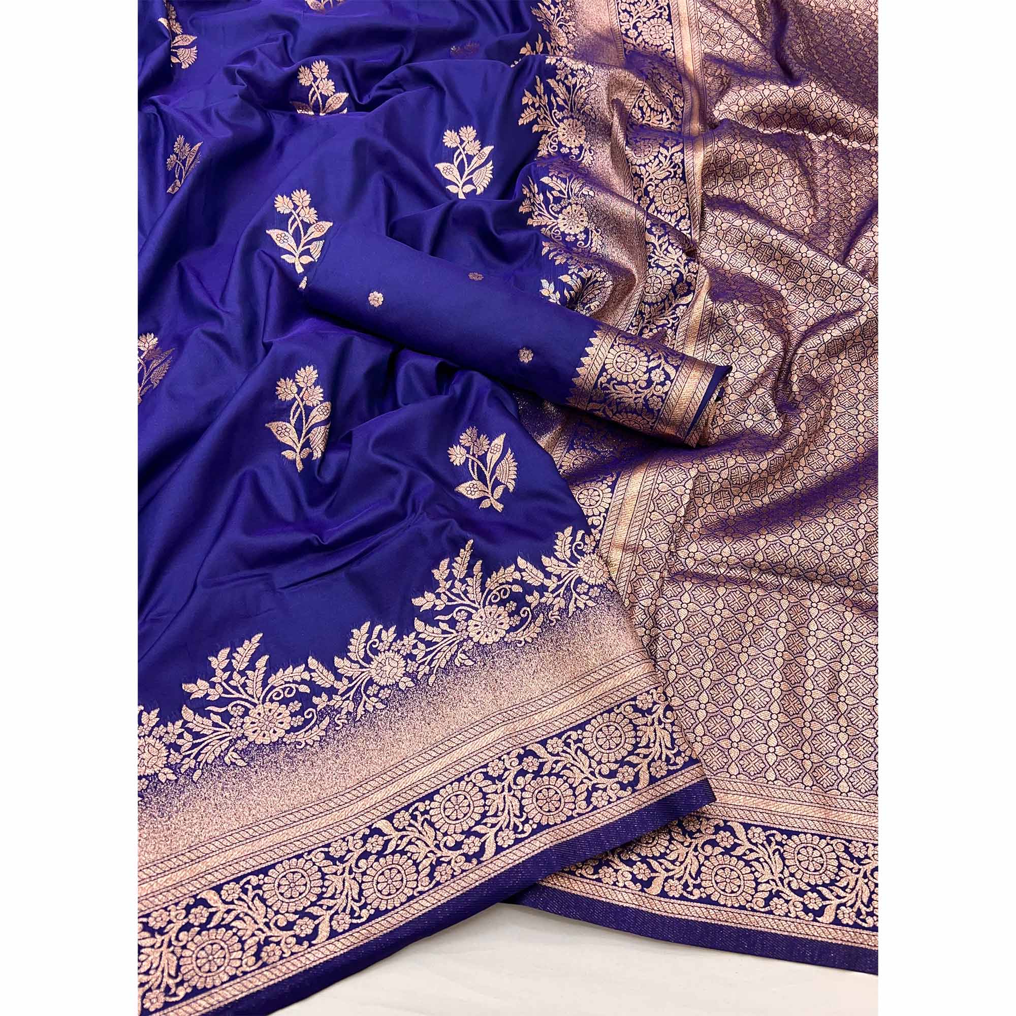 Navy Blue Art Silk Saree Featuring Intricate Floral Zari Weaving & An Elegant Banarasi Pallu - Image 3