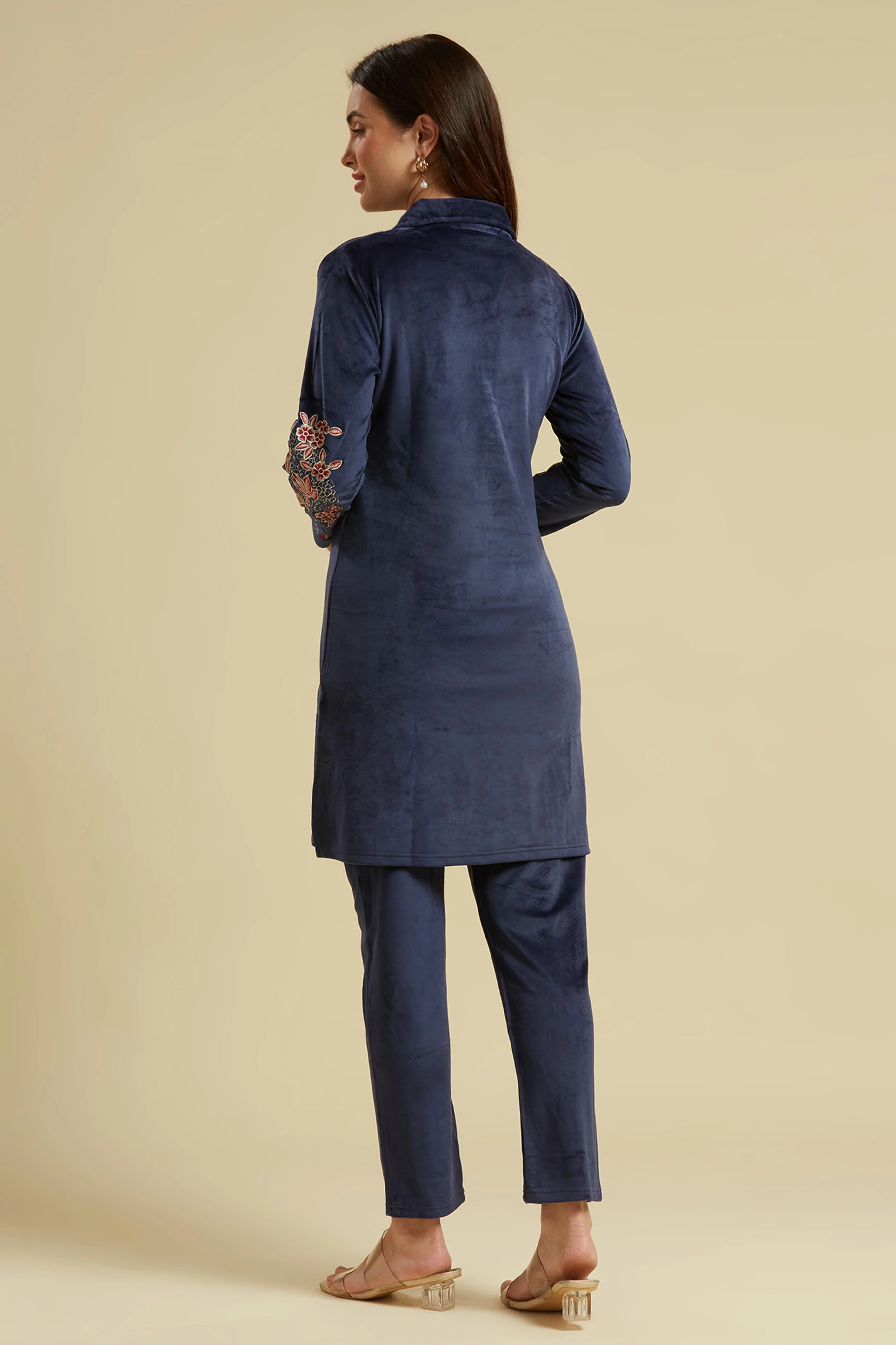 Navy Blue Embroidered Velvet Straight Top Bottom Set - Image 3