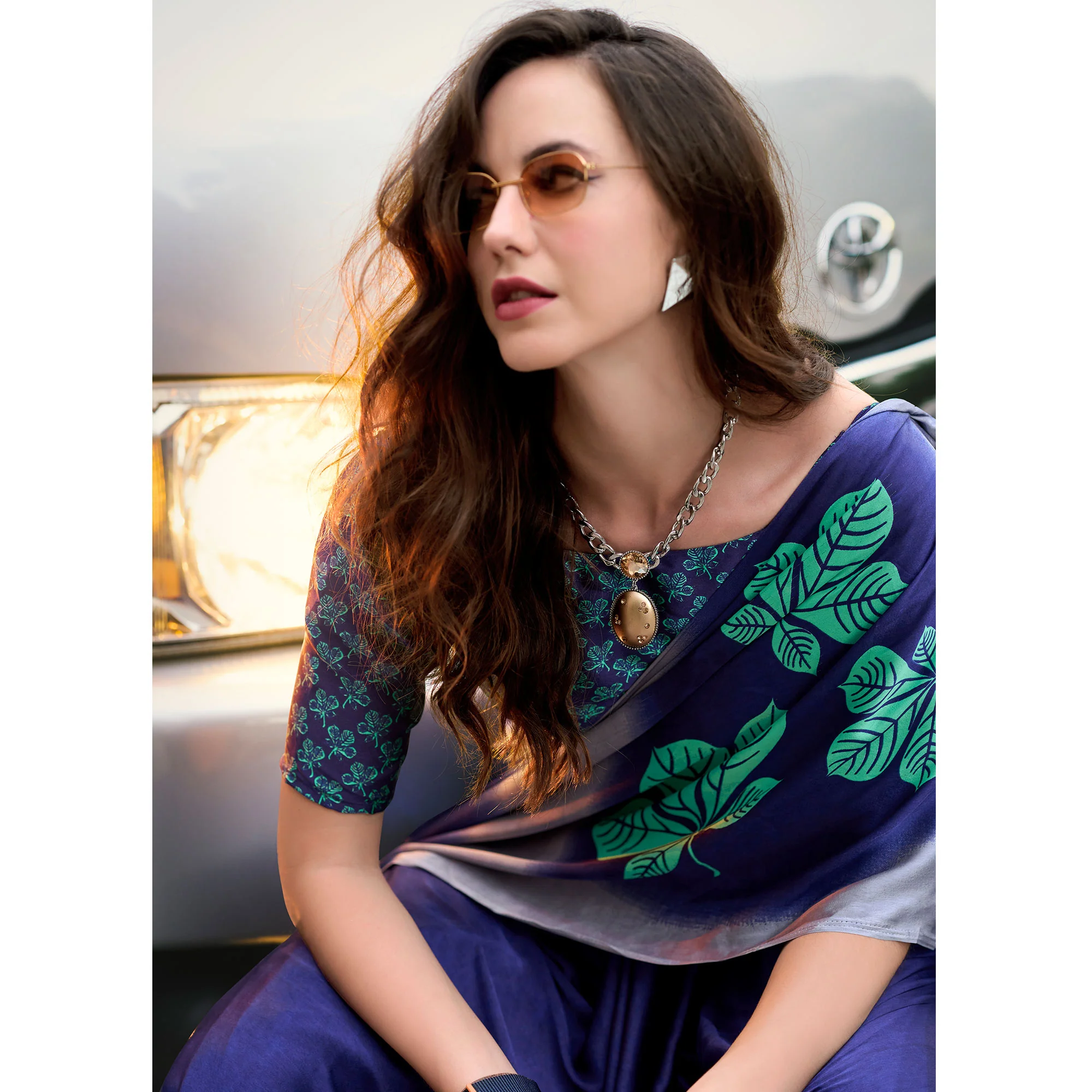 Navy Blue & Grey Floral Printed Satin Saree - Image 3