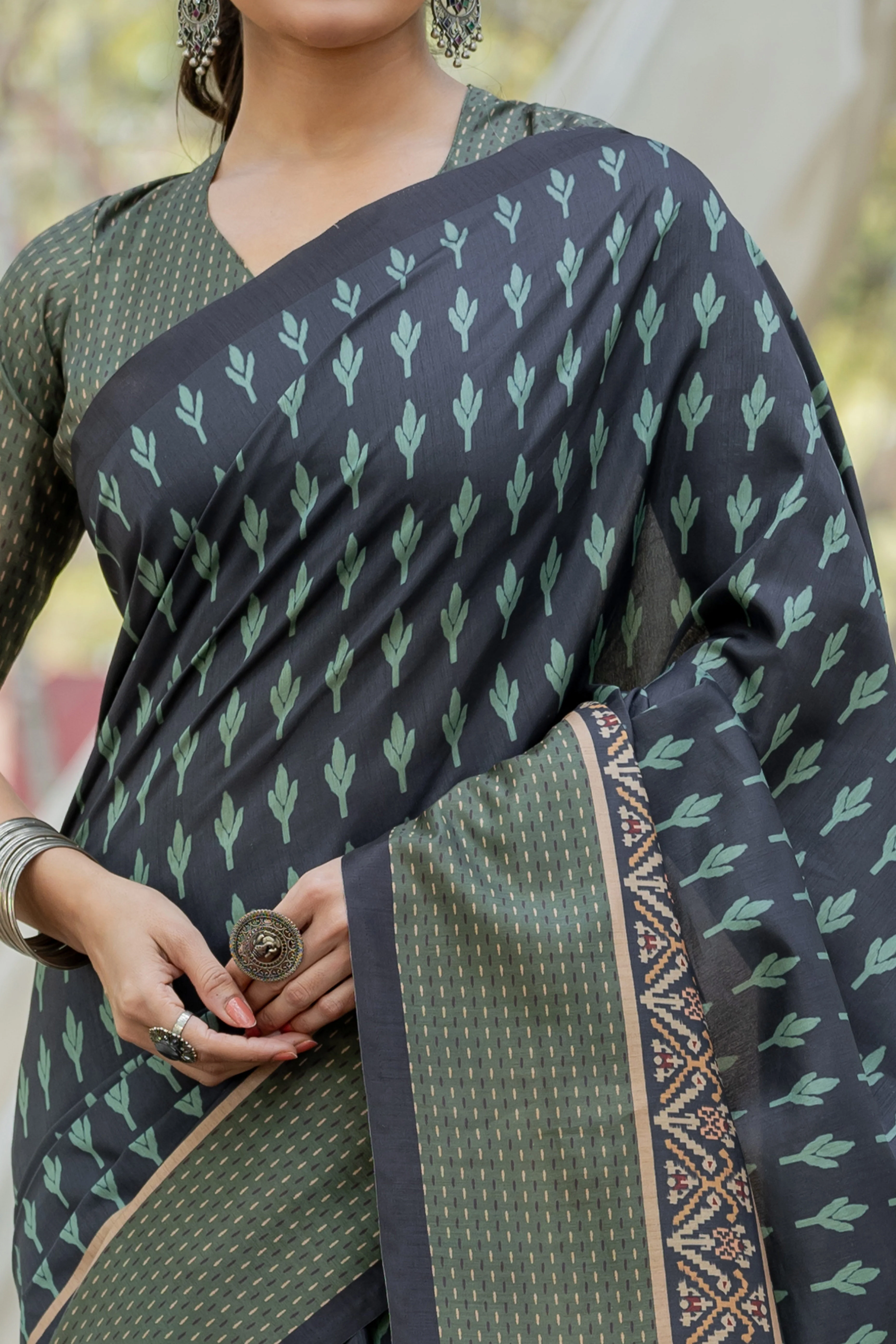 Navy Blue Kozi Cotton Silk Saree Showcasing Digital Prints and Soft Tassel Edging - Image 2