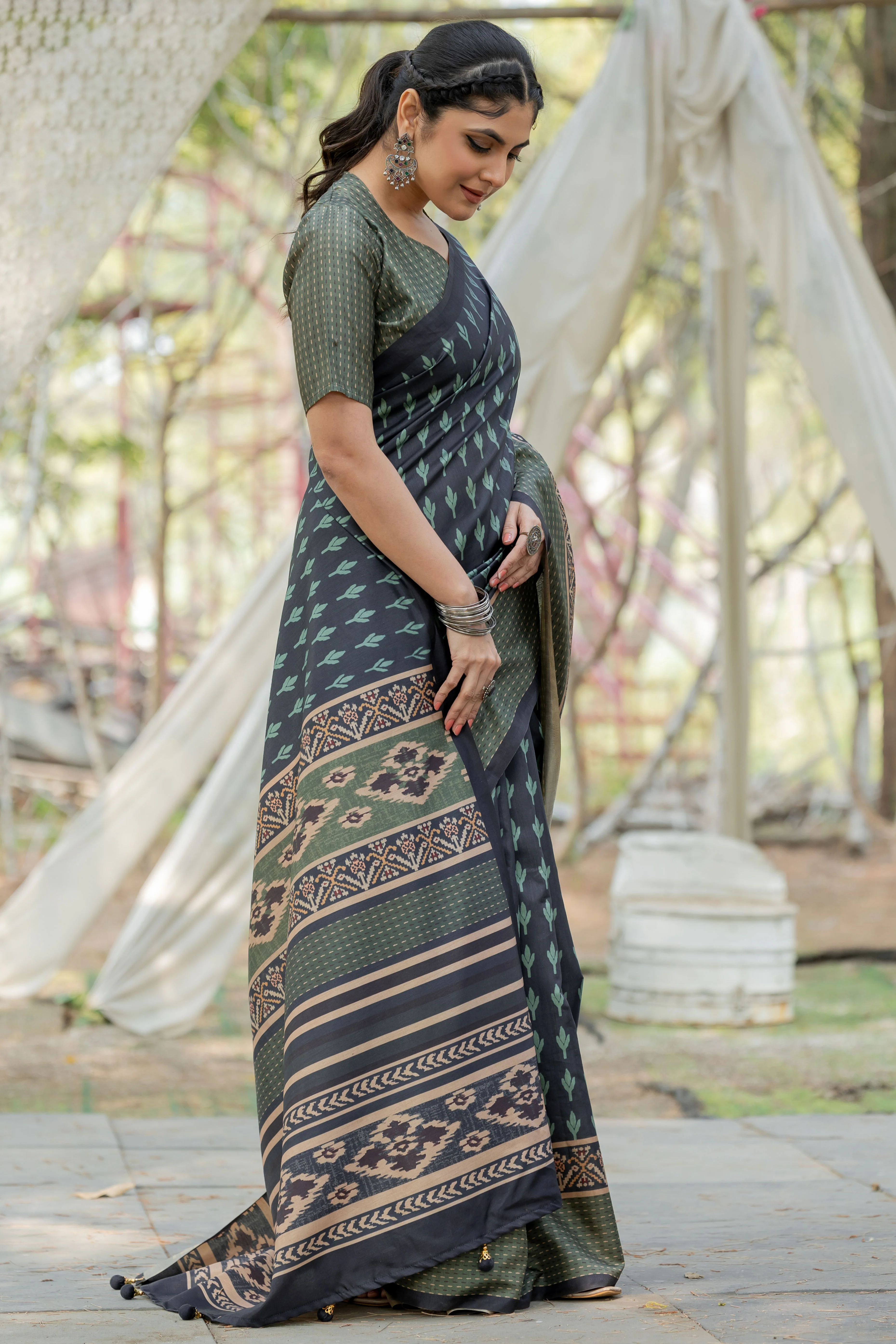 Navy Blue Kozi Cotton Silk Saree Showcasing Digital Prints and Soft Tassel Edging - Image 5