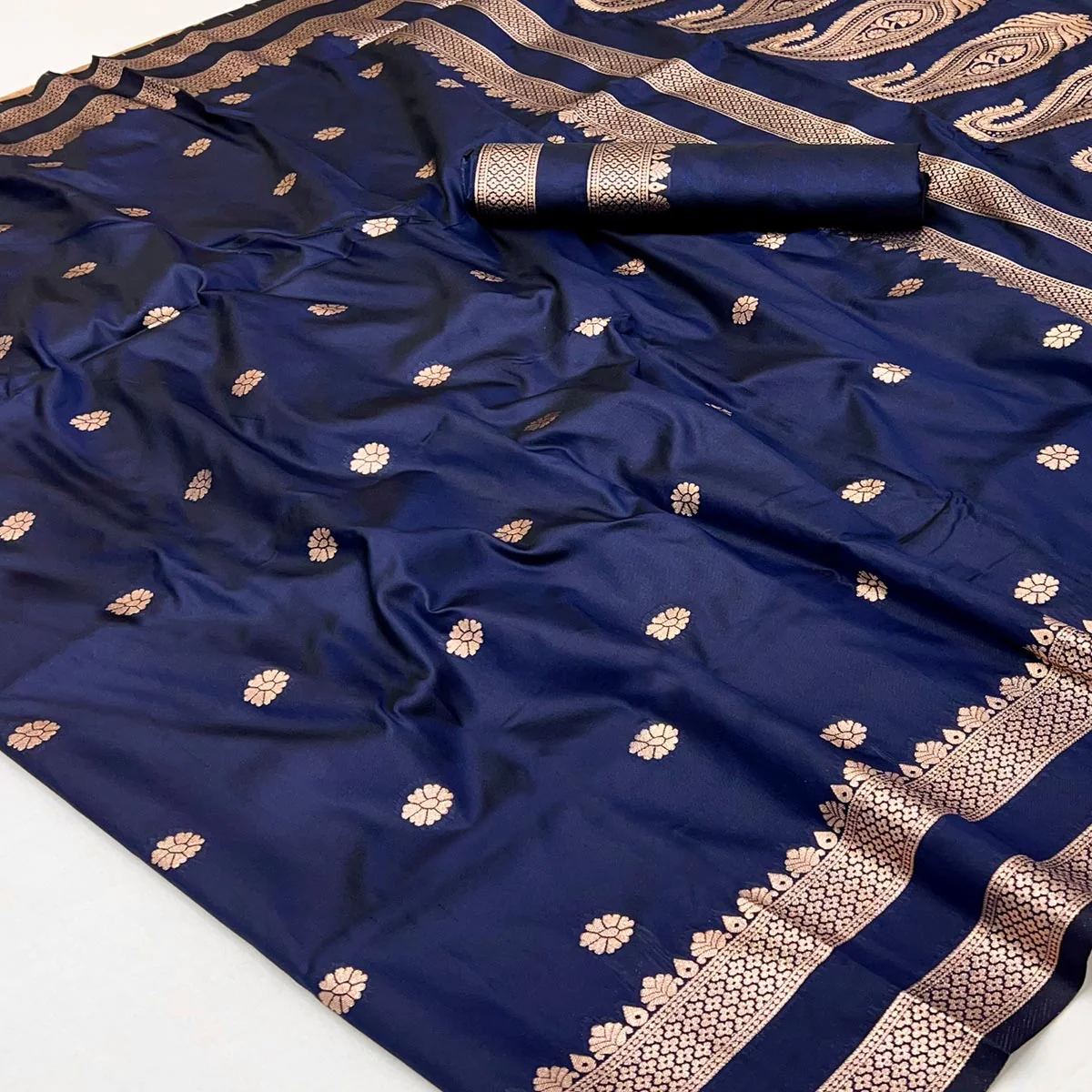 Navy Blue Ornate Floral Zari Weaving Work Silk Blend Saree With Festive Shine - Image 2