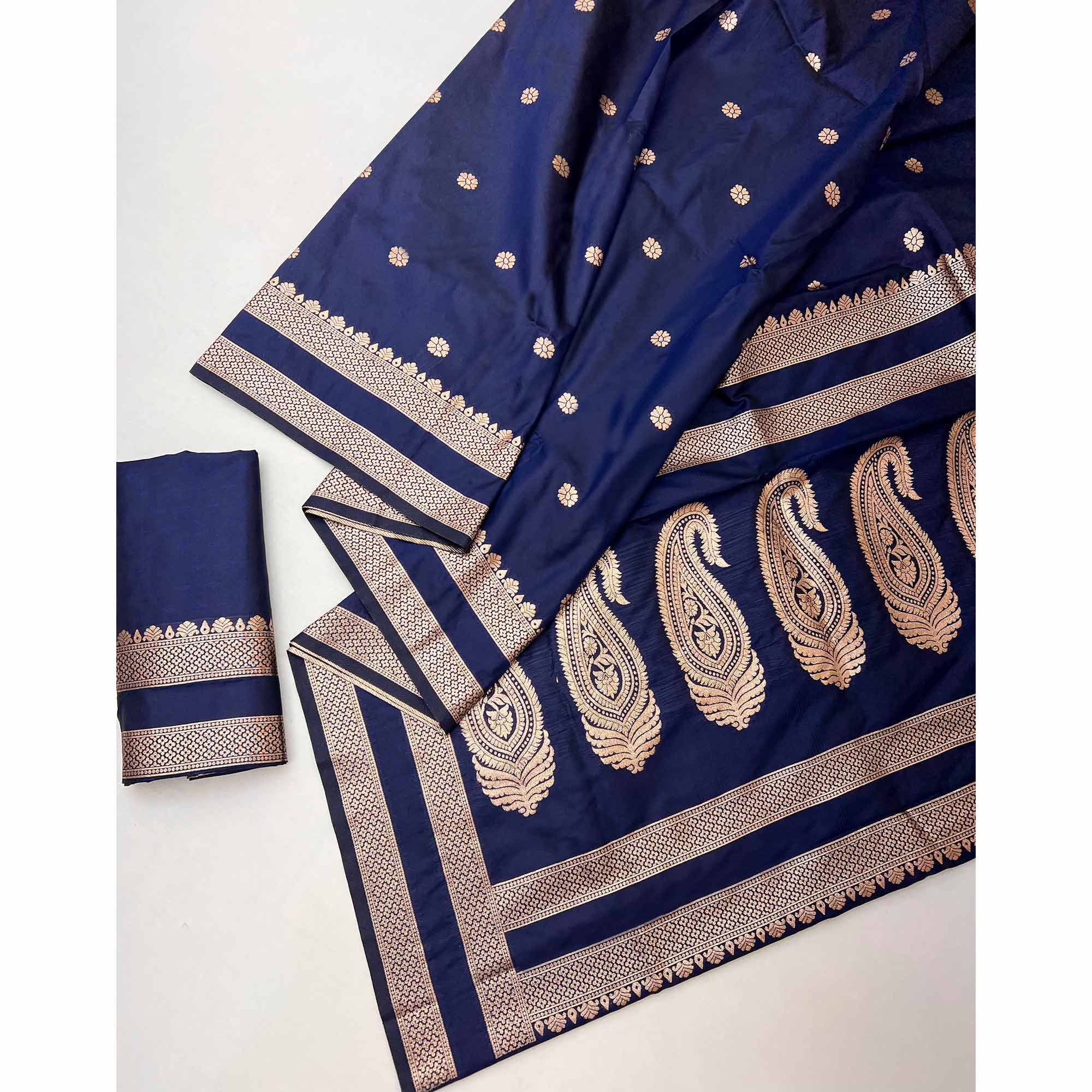 Navy Blue Ornate Floral Zari Weaving Work Silk Blend Saree With Festive Shine - Image 3