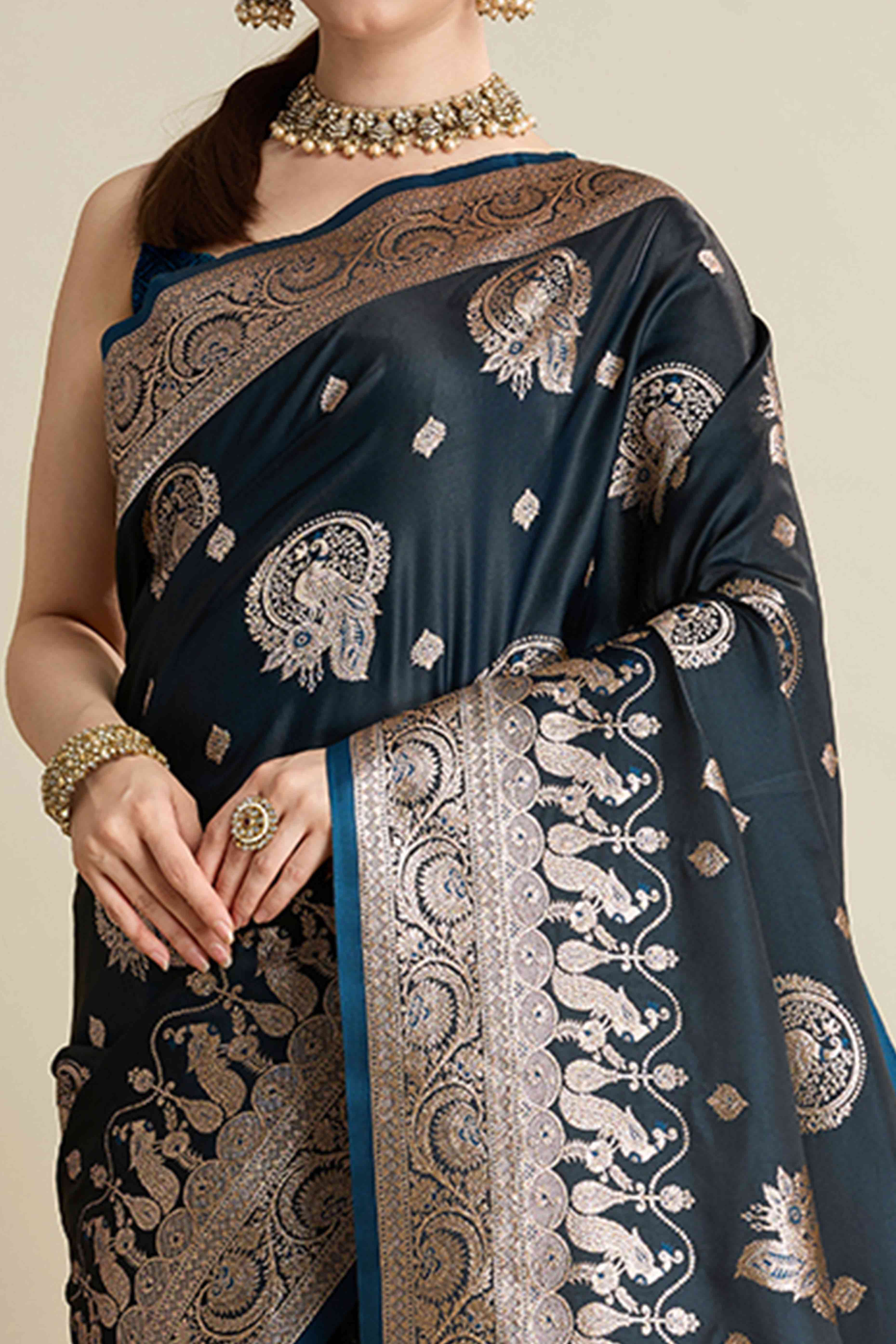 Navy Blue Pure Silk Saree Featuring Traditional Banarasi Zari Weaving Patterns - Image 2