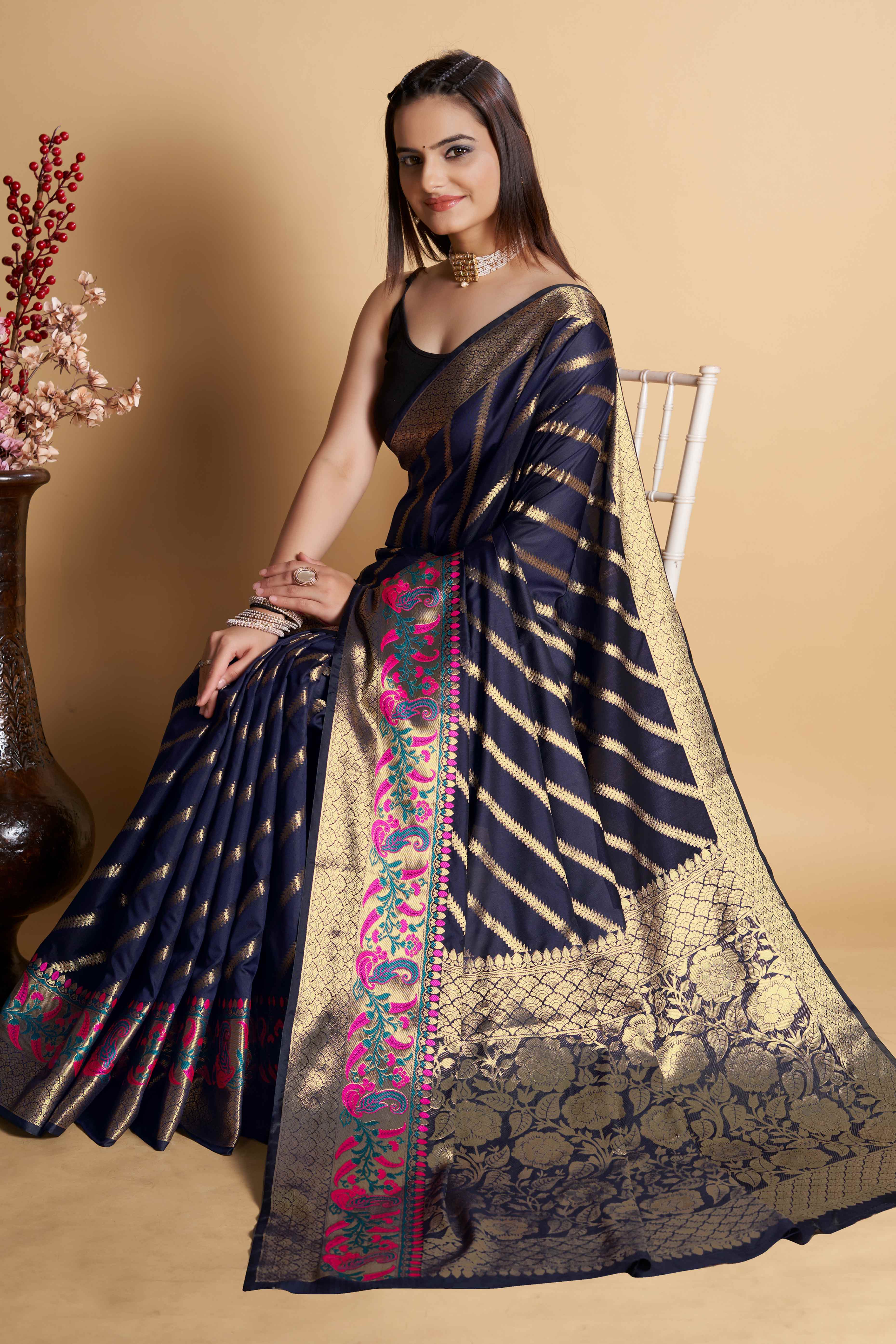 Navy Blue Zari Weaving Banarasi Silk Saree - Image 4