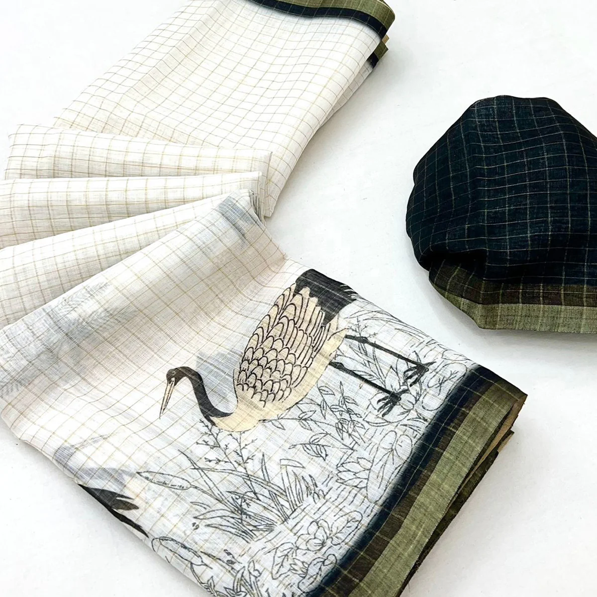 Off White and Black Checkered Printed Linen Saree with a Breezy Feel - Image 2