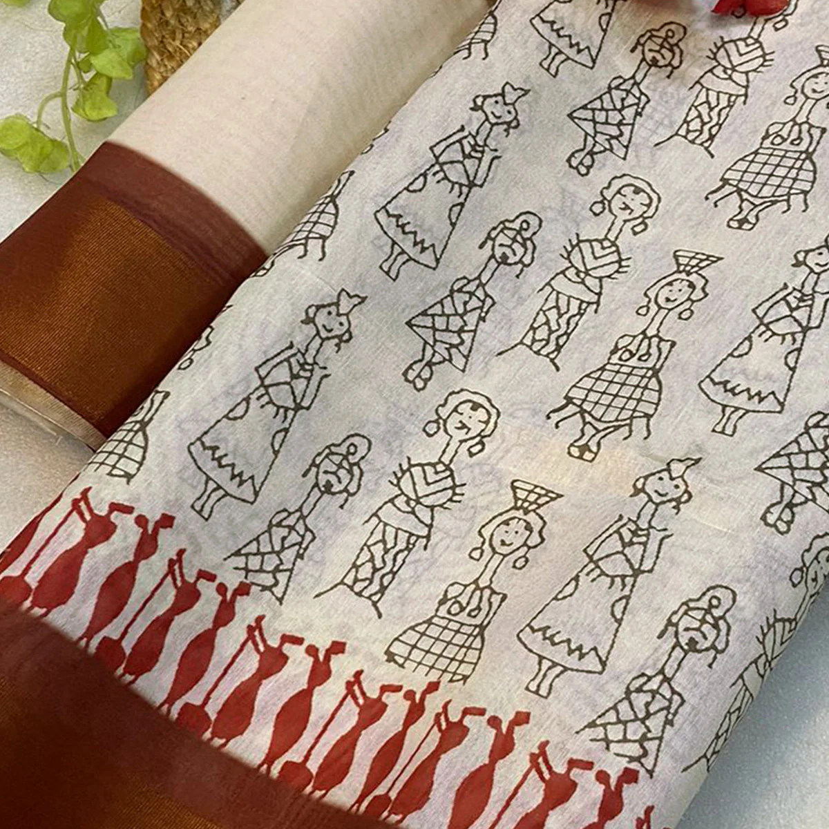 Off White Floral Printed Tussar Silk Saree - Image 2