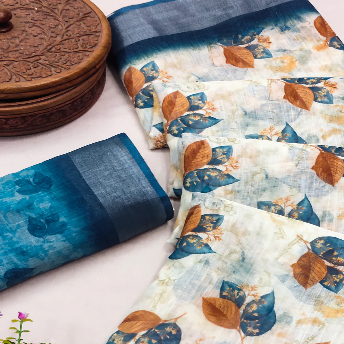 Off-White Linen Printed Saree Adorned with Florals and Subtle Zari Trim - Image 2