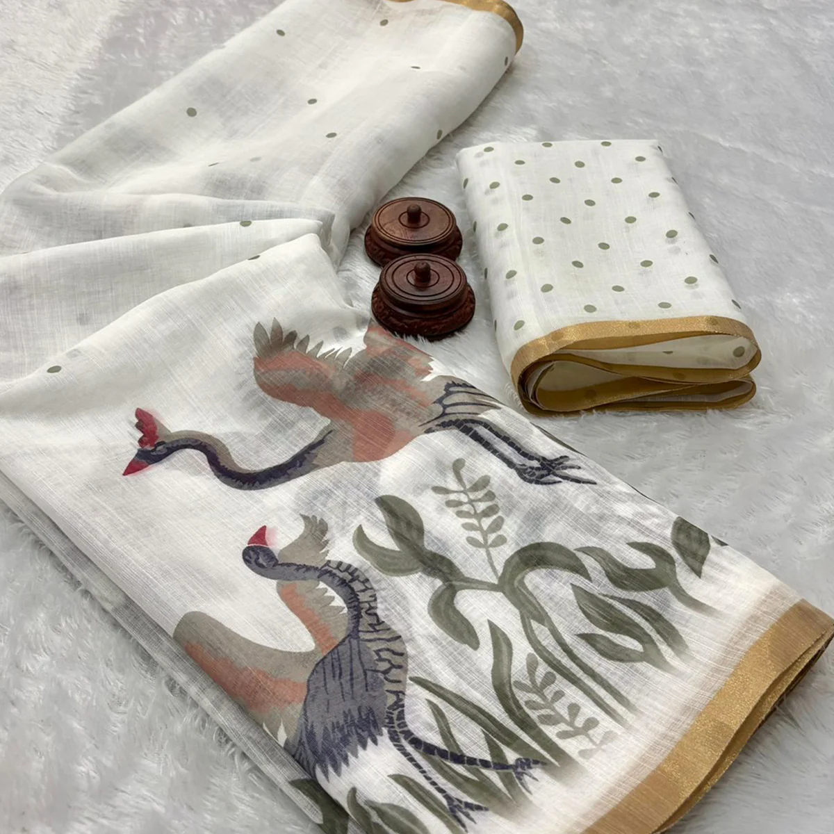 Off White Pure Linen Saree Showcasing Handprinted Patterns and Zari Finish - Image 2