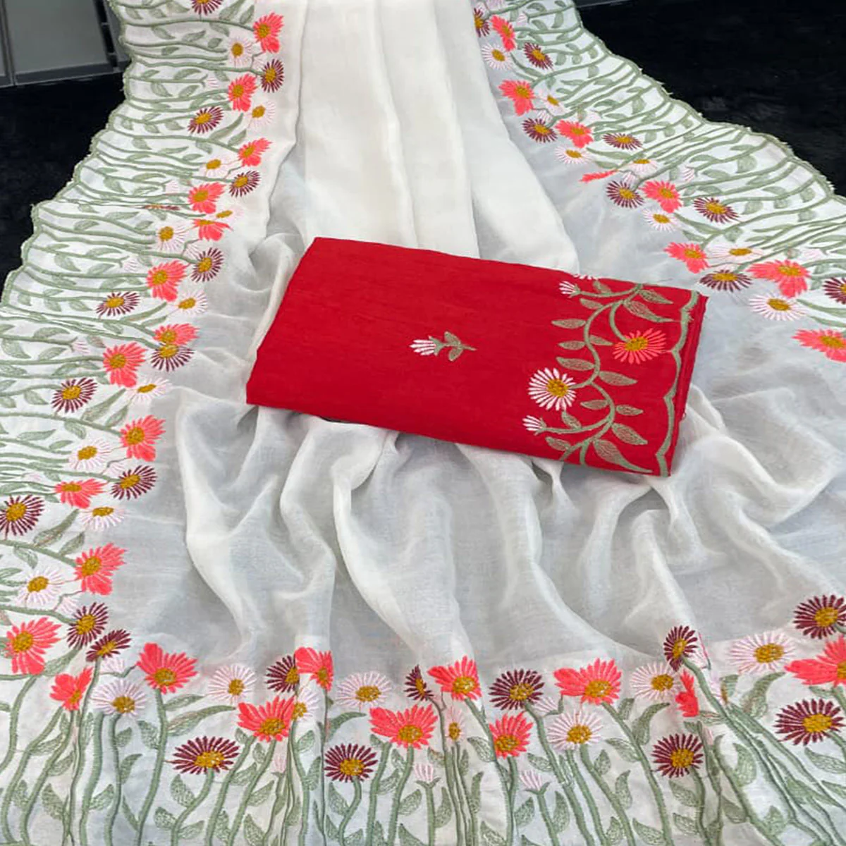 Off White Vichitra Silk Saree with Fine Floral Embroidery for Party and Traditional Styling - Image 2