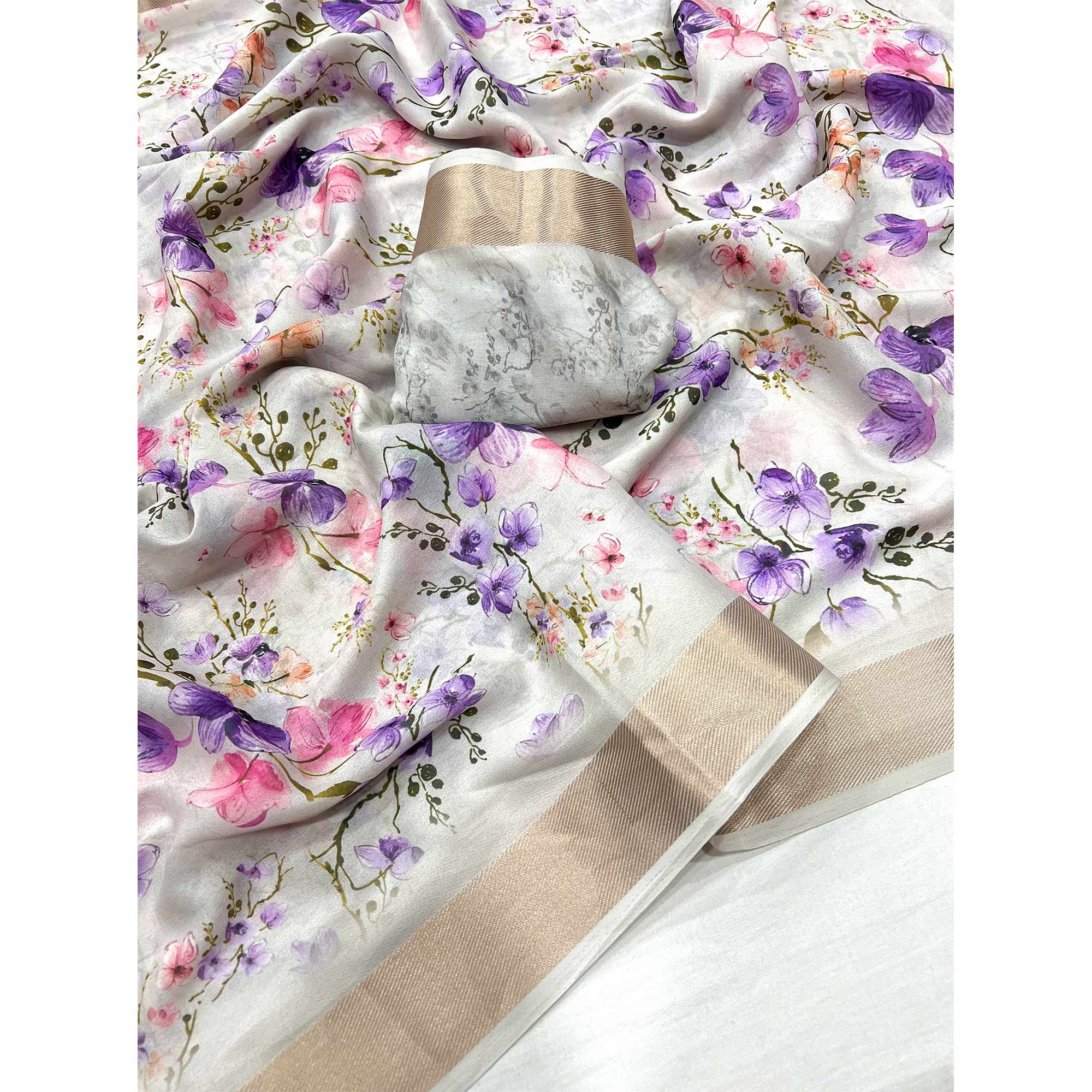 Offwhite Floral Digital Printed Moss Georgette Saree With Zari Border - Image 3
