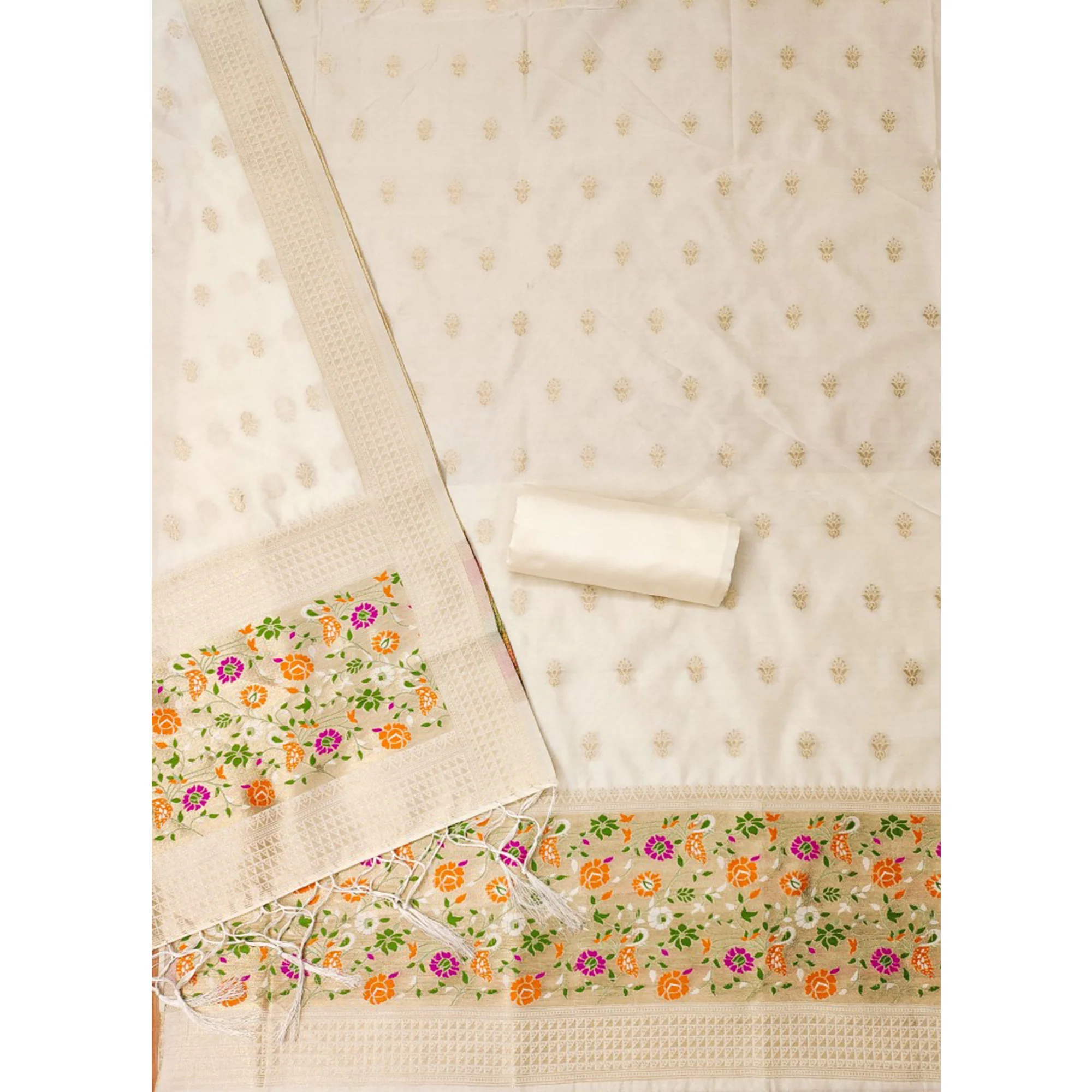 Offwhite Floral Zari Woven Banarasi Silk Dress Material - Image 4
