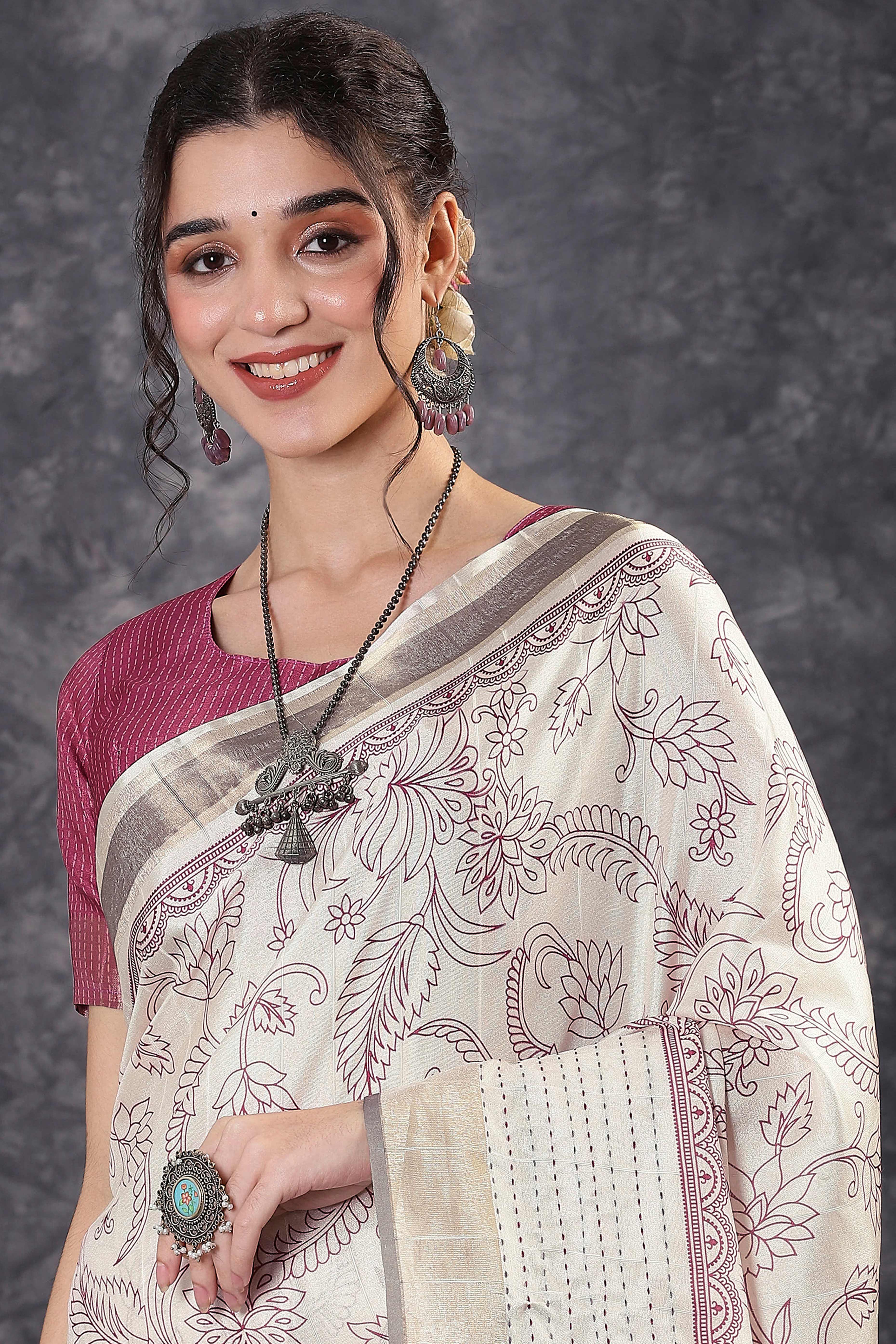 Offwhite & Magenta Floral Printed Kotha Cotton Silk Saree With Beautifully Crafted Katha Embroidery - Image 6