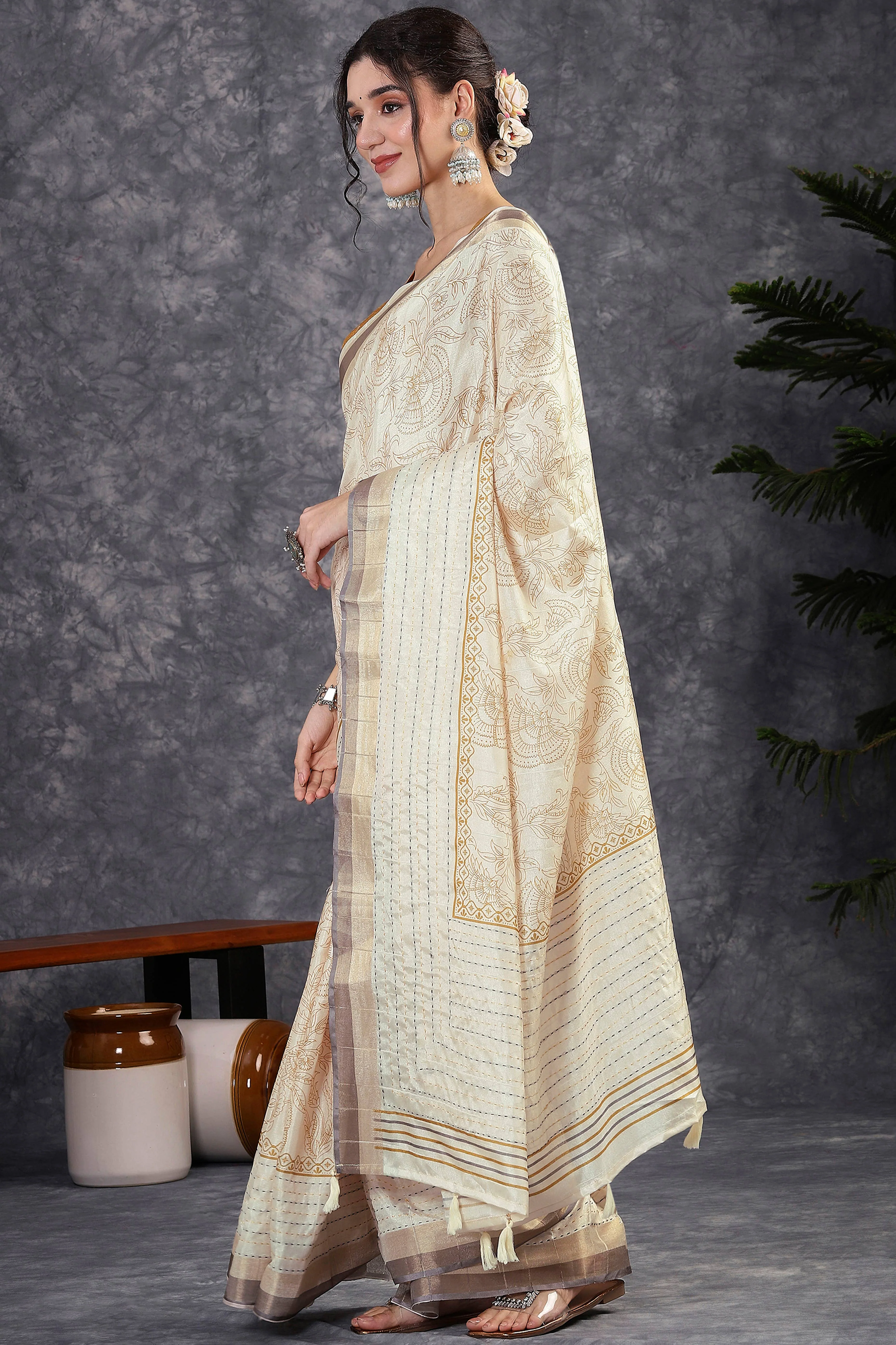 Offwhite & Mustard Floral Printed Kotha Cotton Silk Saree With Beautifully Crafted Katha Embroidery - Image 4