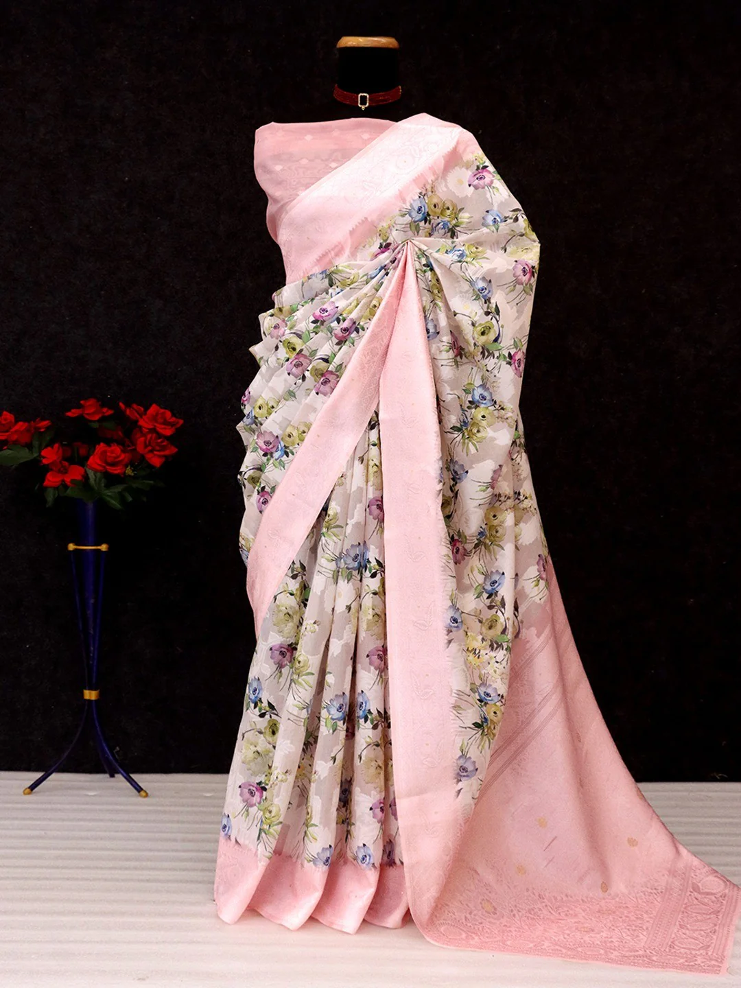 Offwhite & Pink Floral Digital Printed Silk Blend Lucknowi Saree With Jacquard Woven Border & Pallu - Image 4