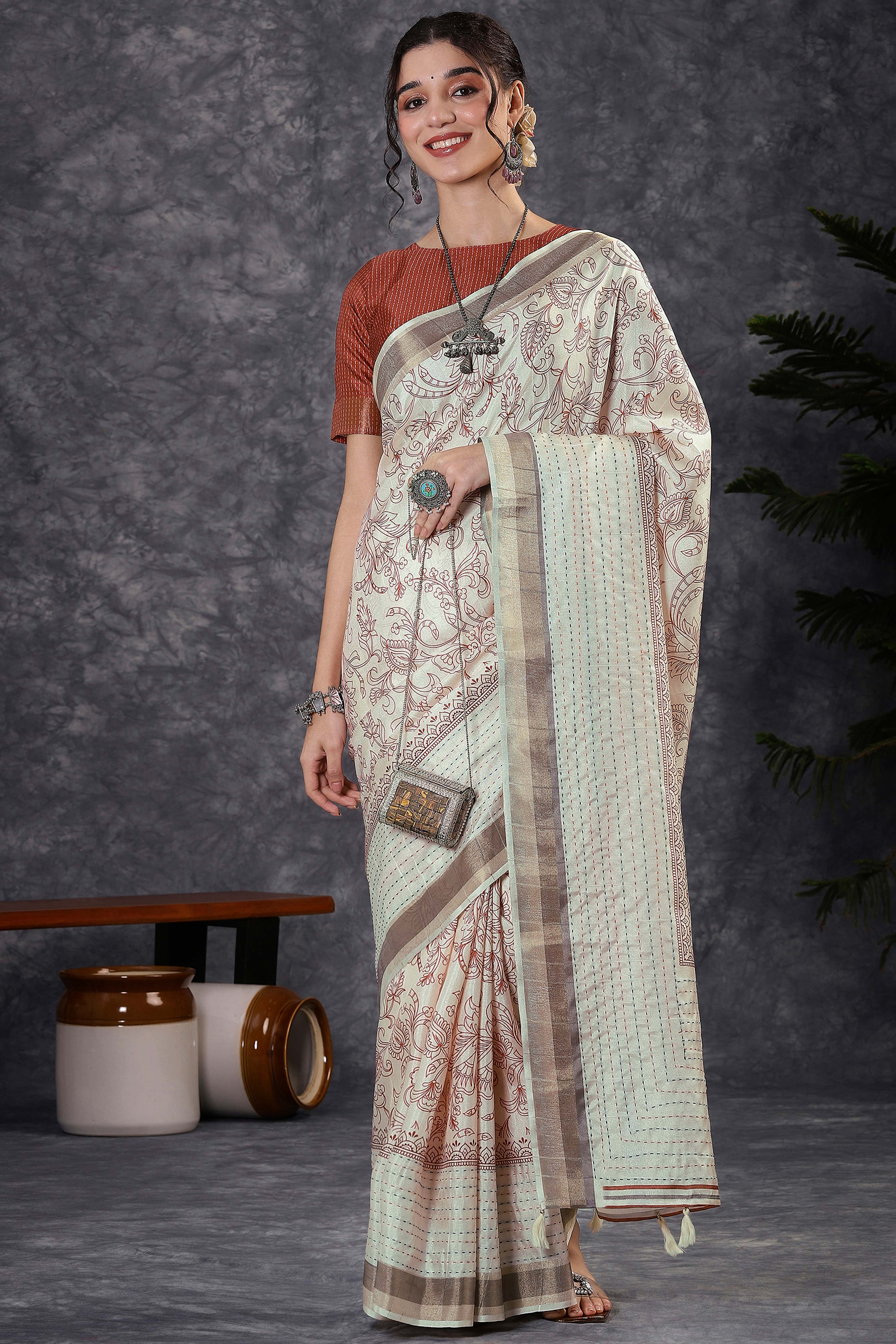 Offwhite & Rust Floral Printed Kotha Cotton Silk Saree With Beautifully Crafted Katha Embroidery - Image 3