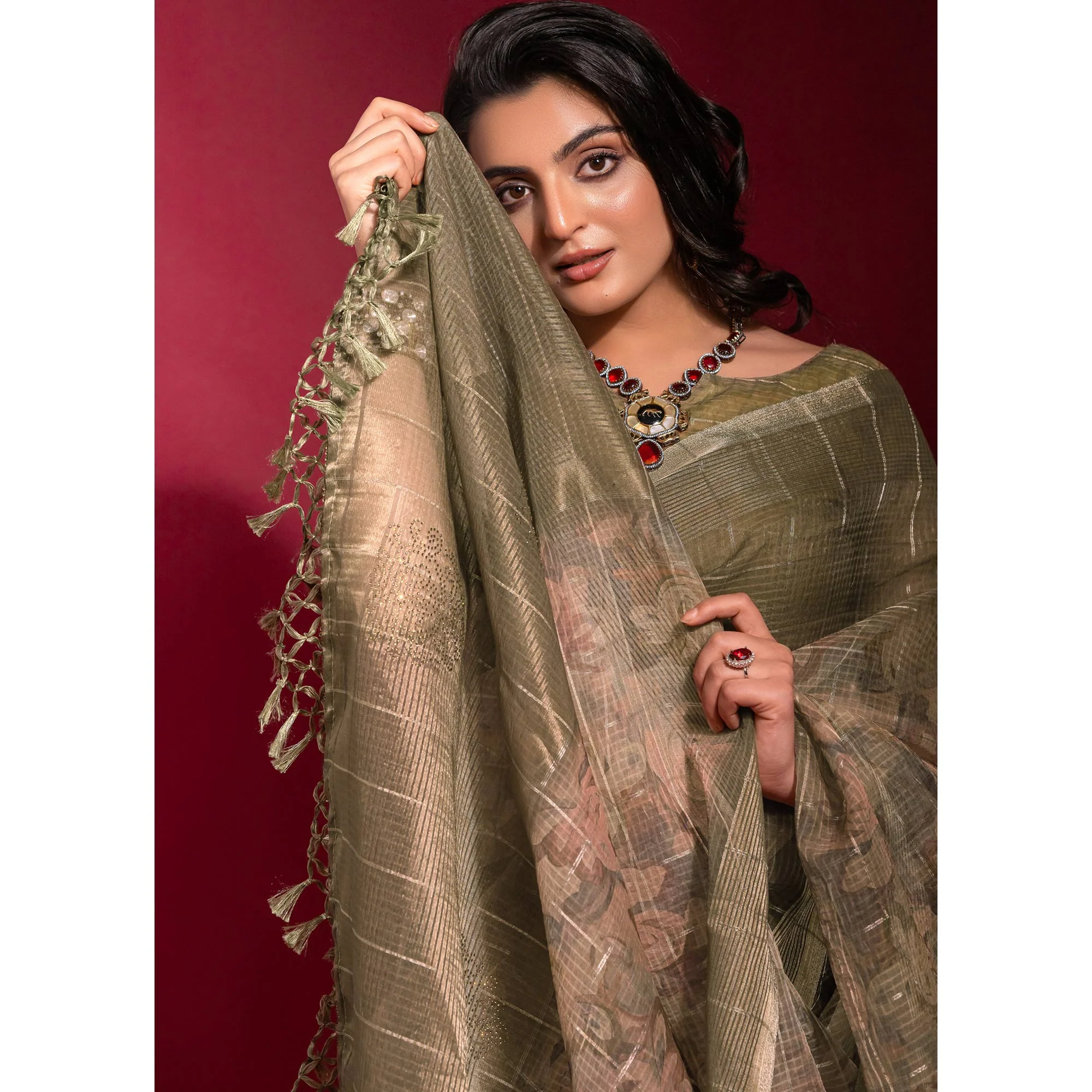 Olive Digital Printed With Zari Work Linen Saree - Image 4