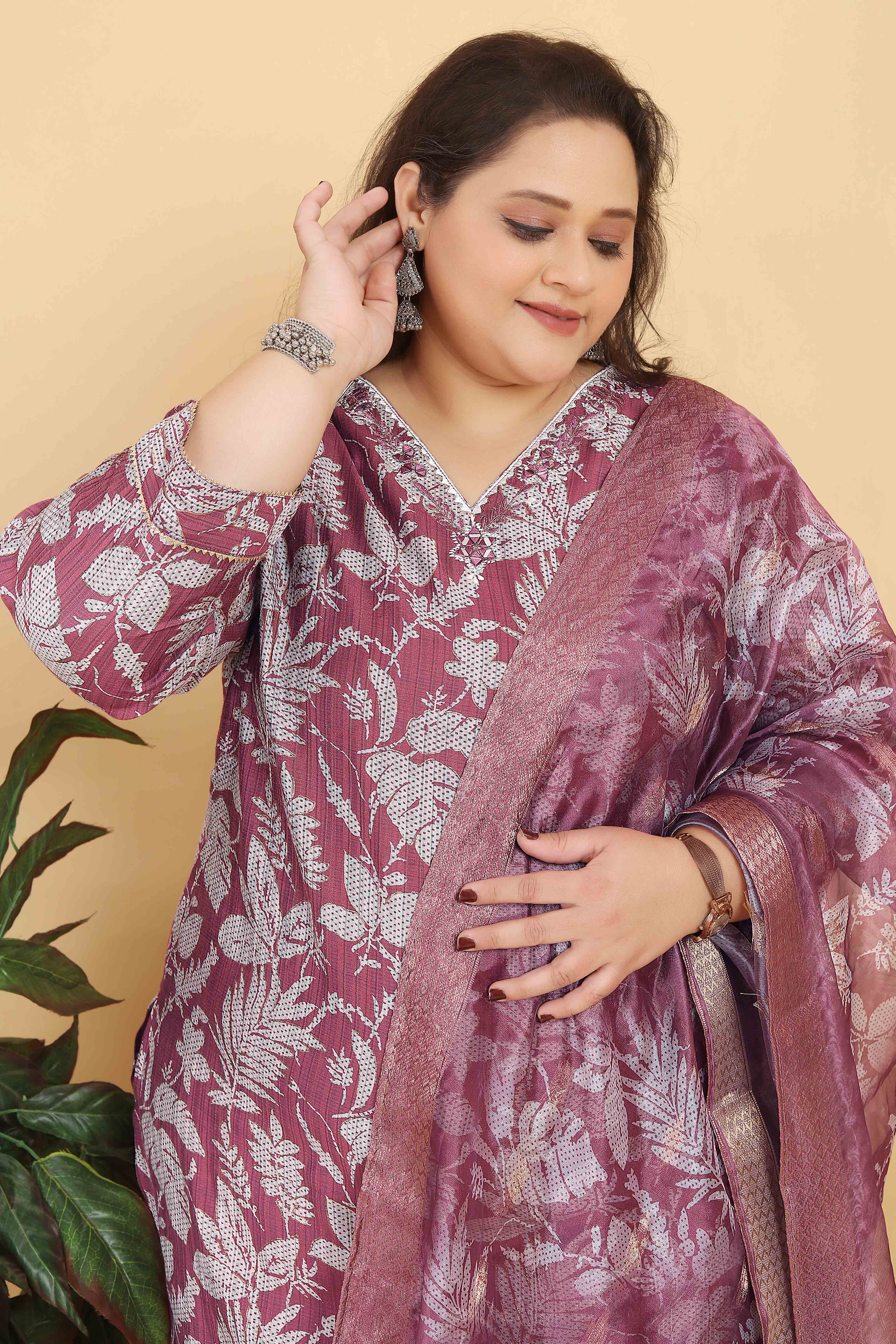 Onion Pink Floral Foil Printed With Mirror Handwork Viscose Salwar Suit - Image 4