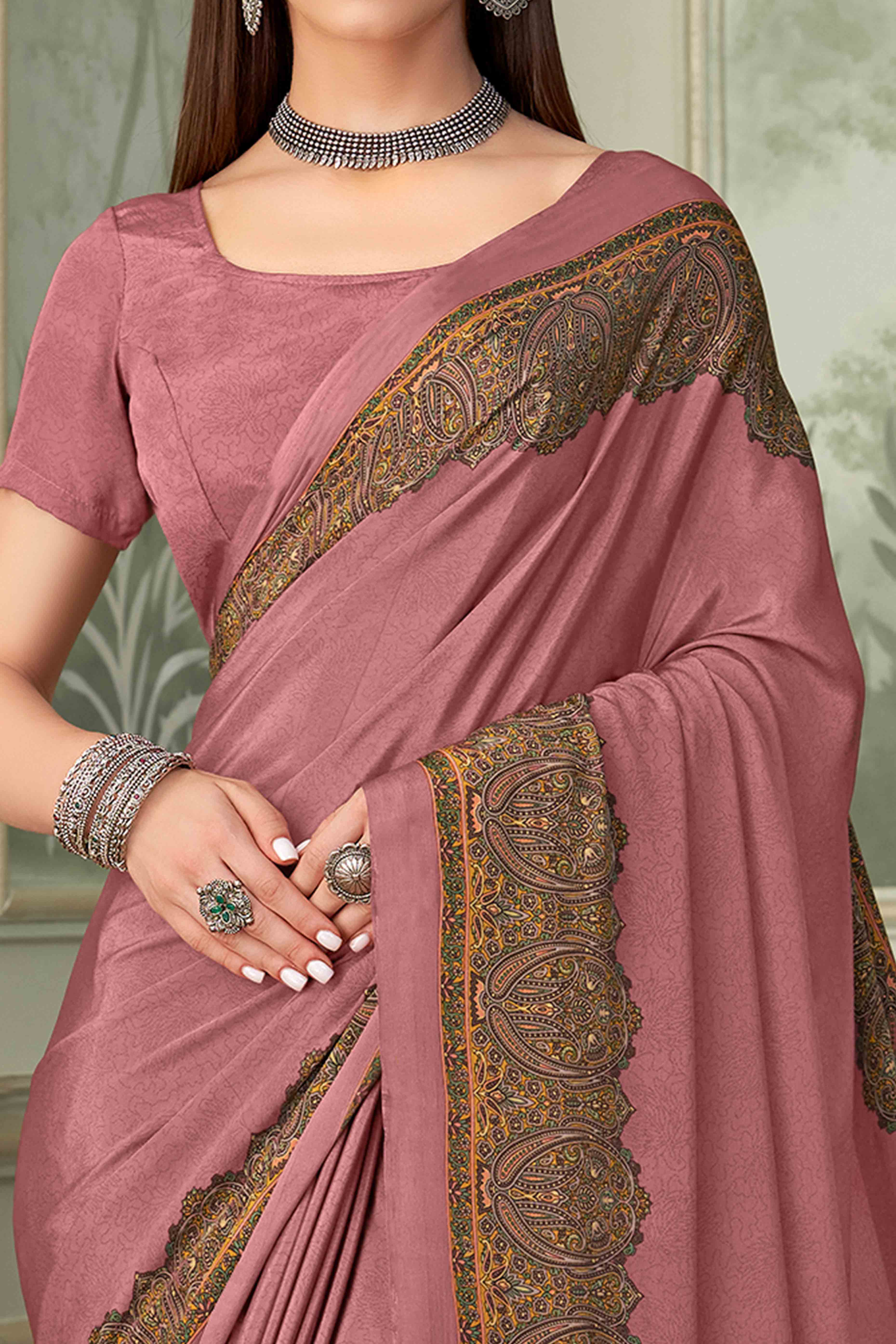 Onion Pink Floral Printed Crepe Silk Saree - Image 2