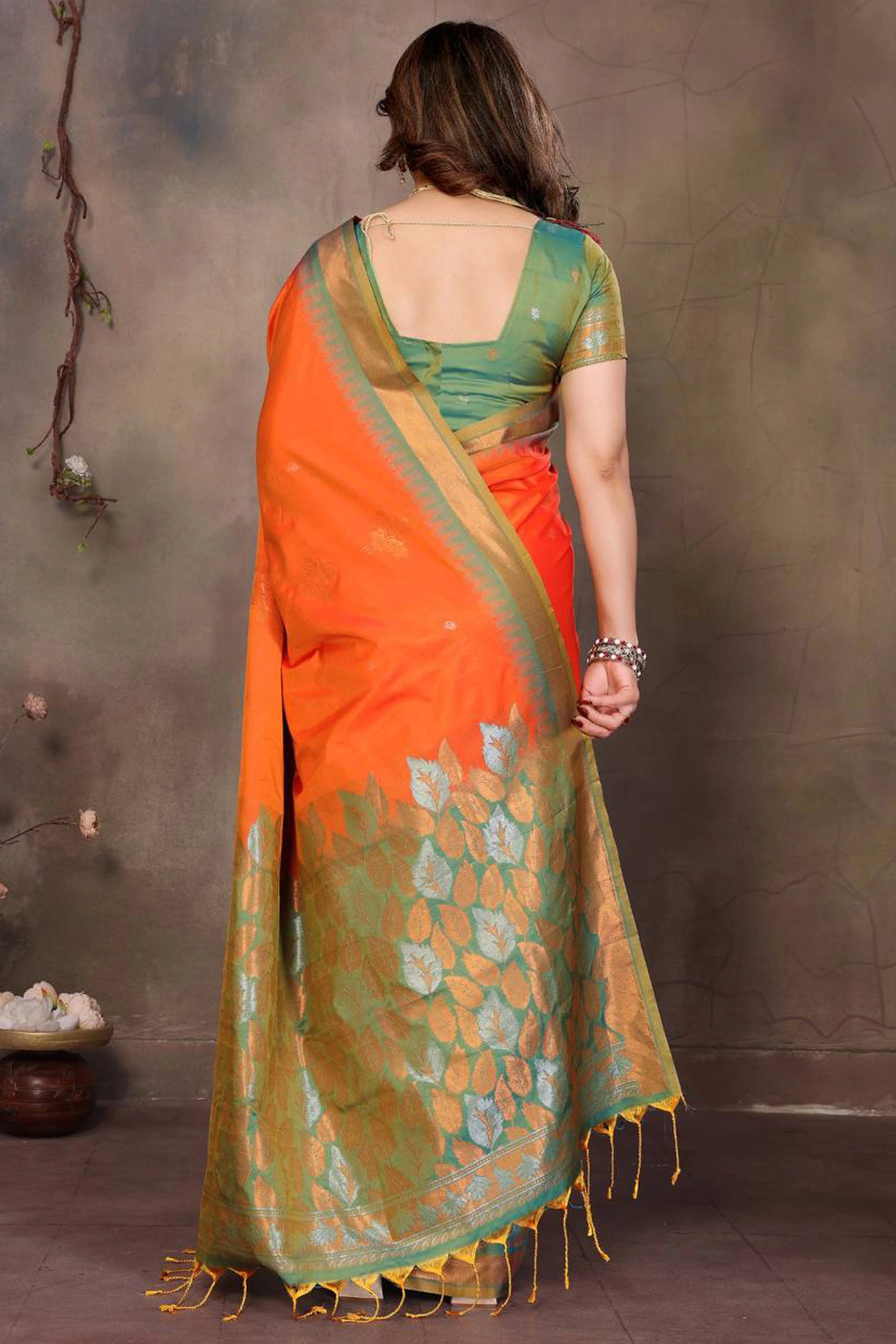 Orange Leaf & Floral Motif Banarasi Silk Saree With Luxurious Zari Weaving Two Tone Weaving - Image 5