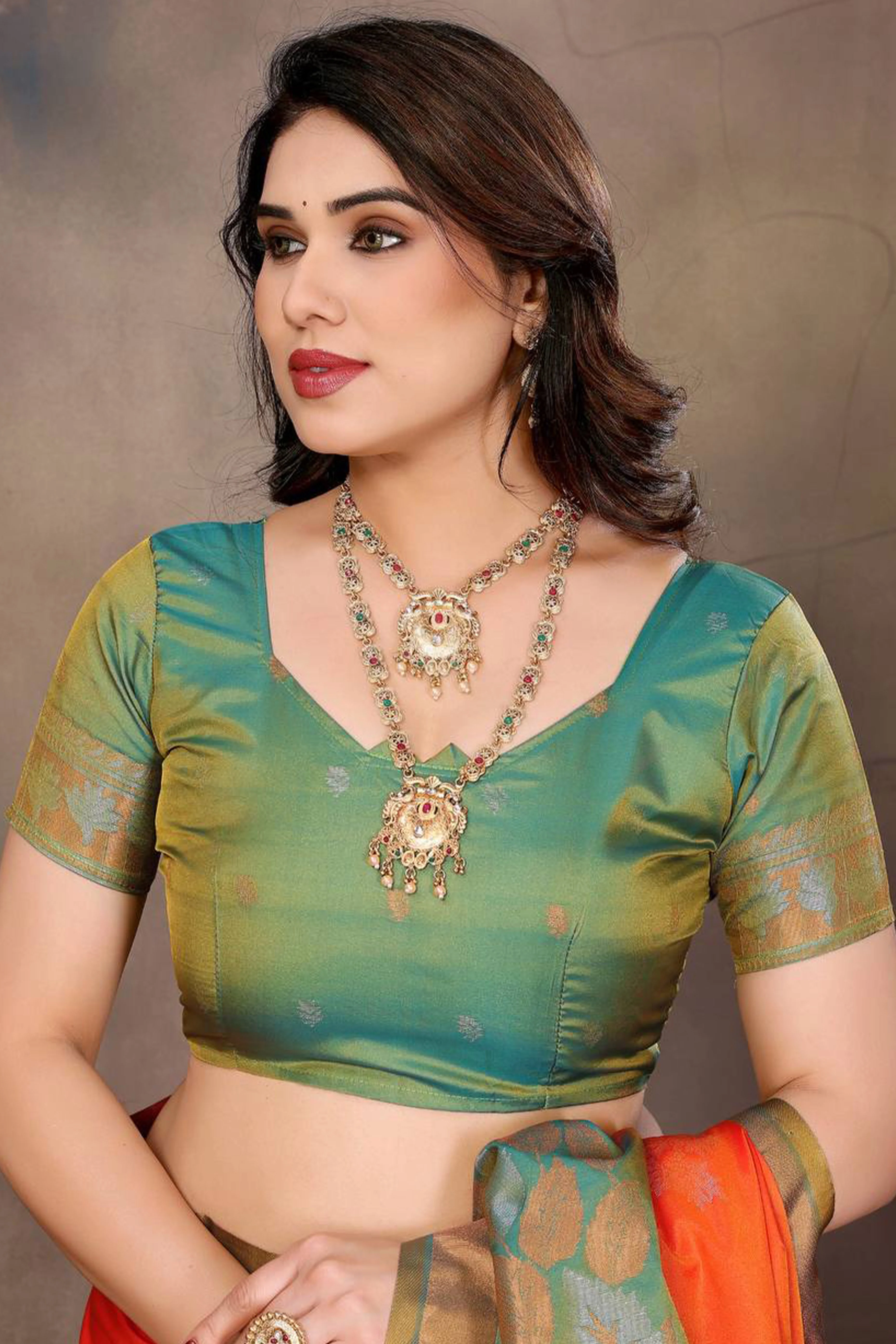 Orange Leaf & Floral Motif Banarasi Silk Saree With Luxurious Zari Weaving Two Tone Weaving - Image 7